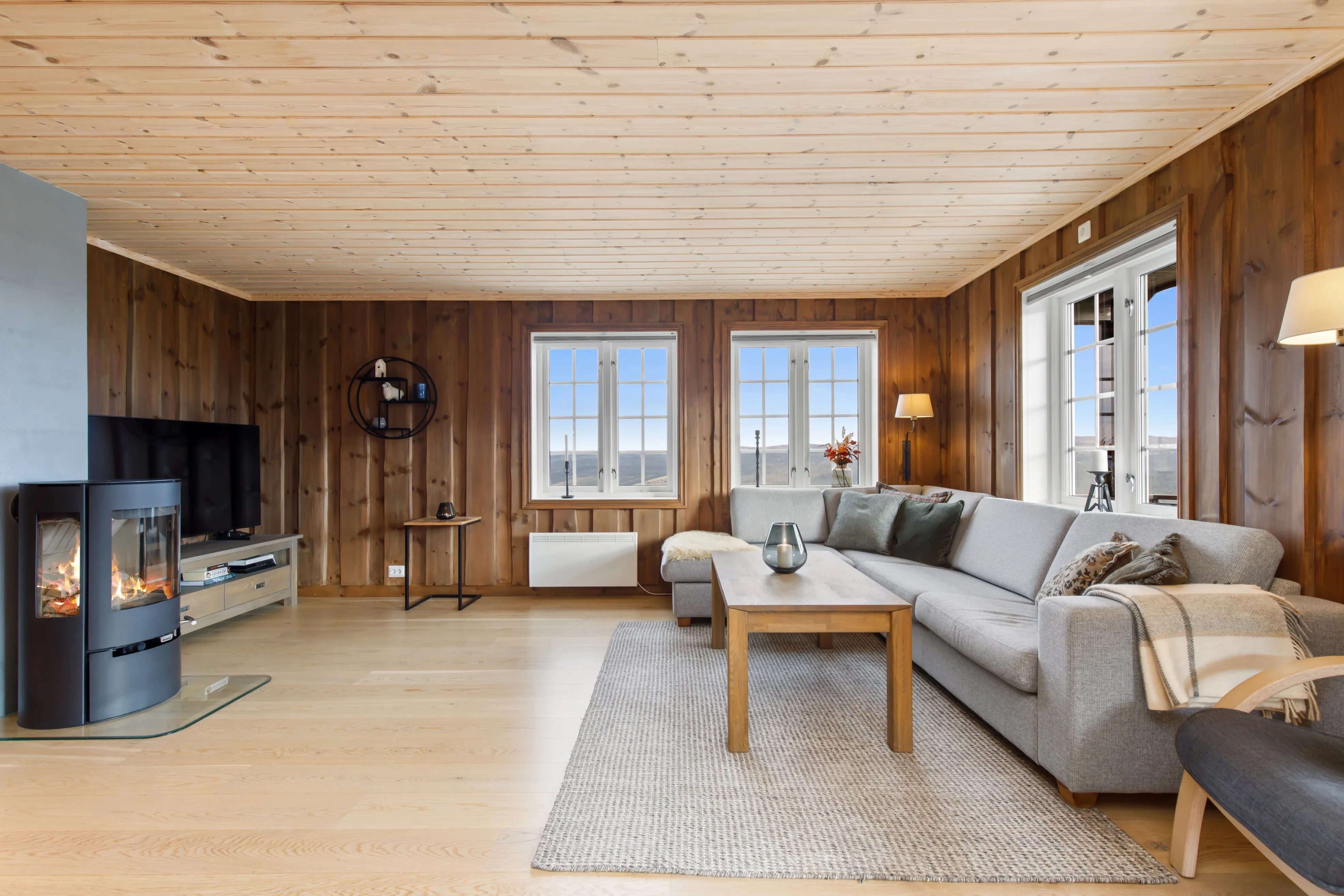 Modern 2-Bedroom Cabin with Terrace in Norway's Scenic Lyserstølen - View image 8 of 46