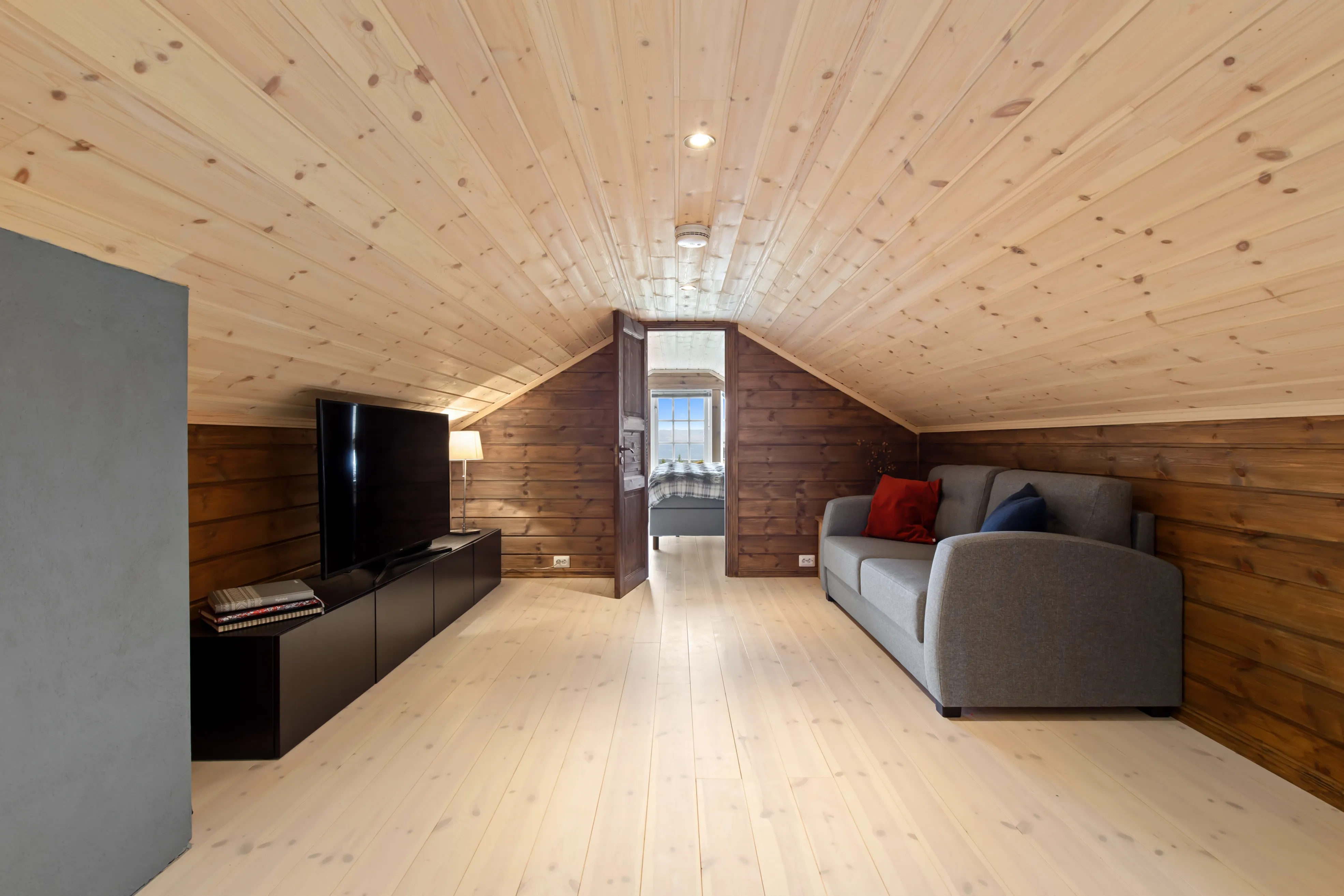 Modern 2-Bedroom Cabin with Terrace in Norway's Scenic Lyserstølen - View image 33 of 46