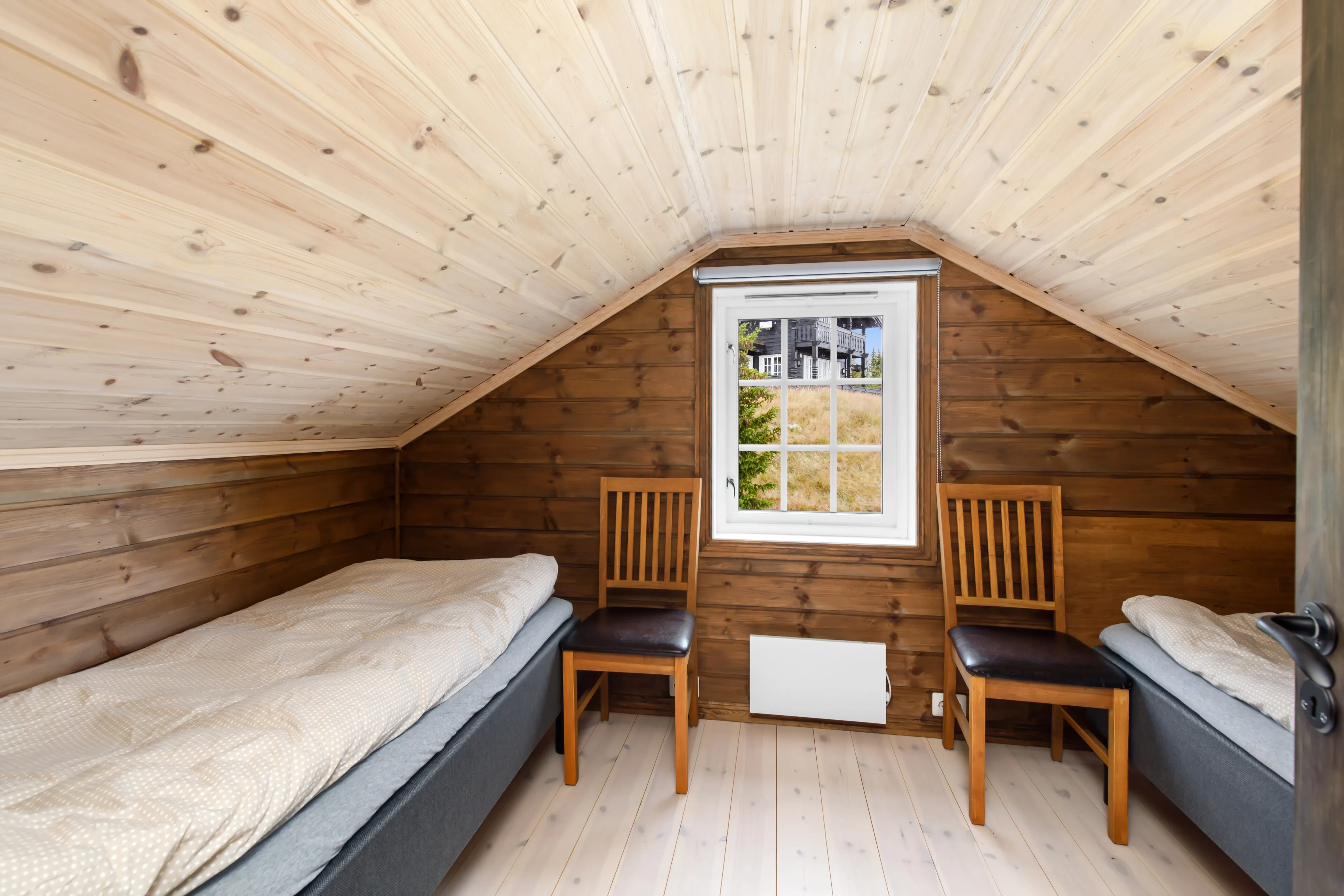 Modern 2-Bedroom Cabin with Terrace in Norway's Scenic Lyserstølen - View image 37 of 46
