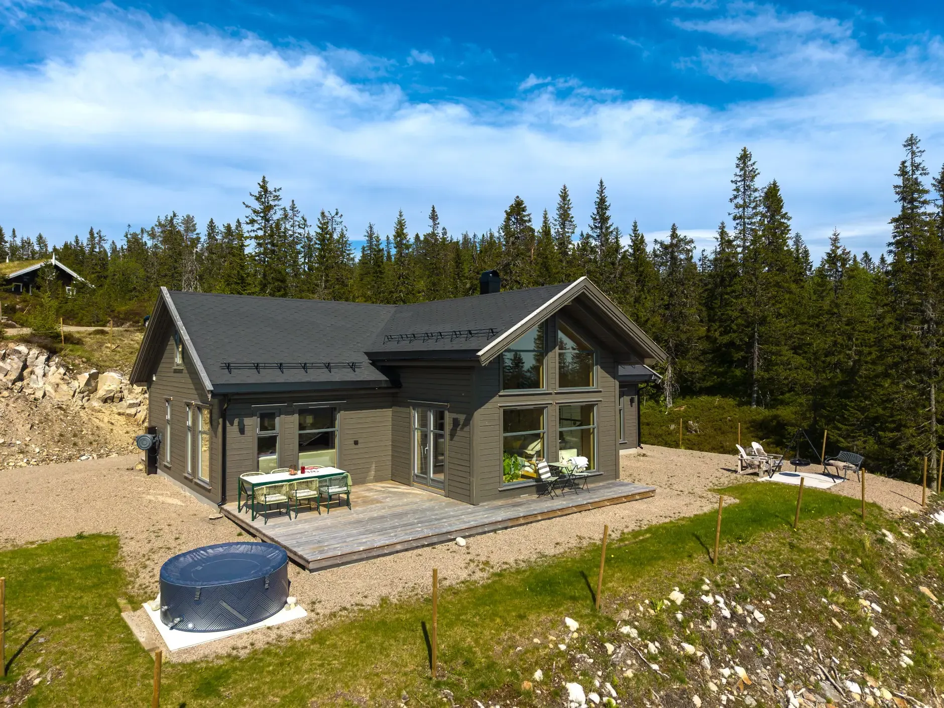 Contemporary 3-Bedroom Country House with Terrace in Norway's Scenic Innlandet - Image 1
