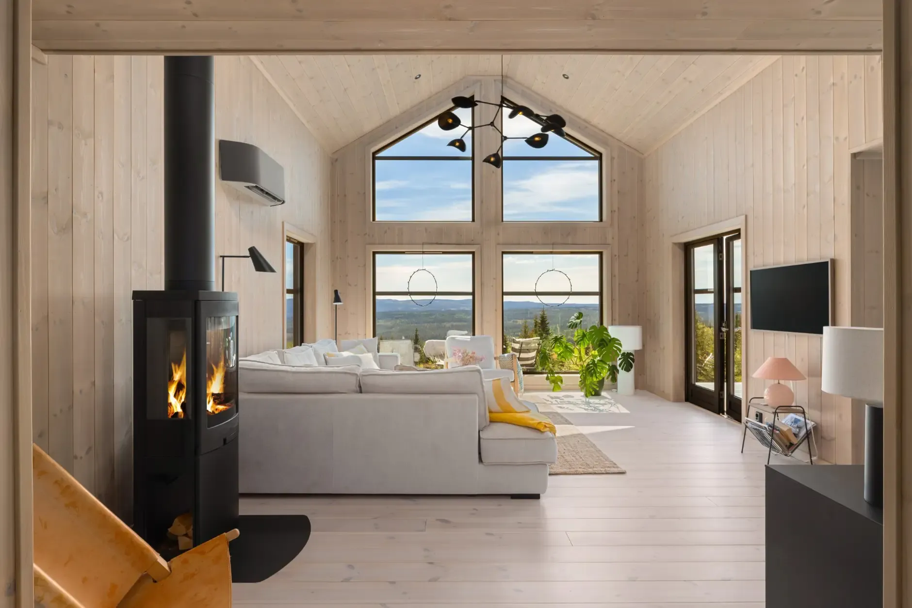 Contemporary 3-Bedroom Country House with Terrace in Norway's Scenic Innlandet - Image 5