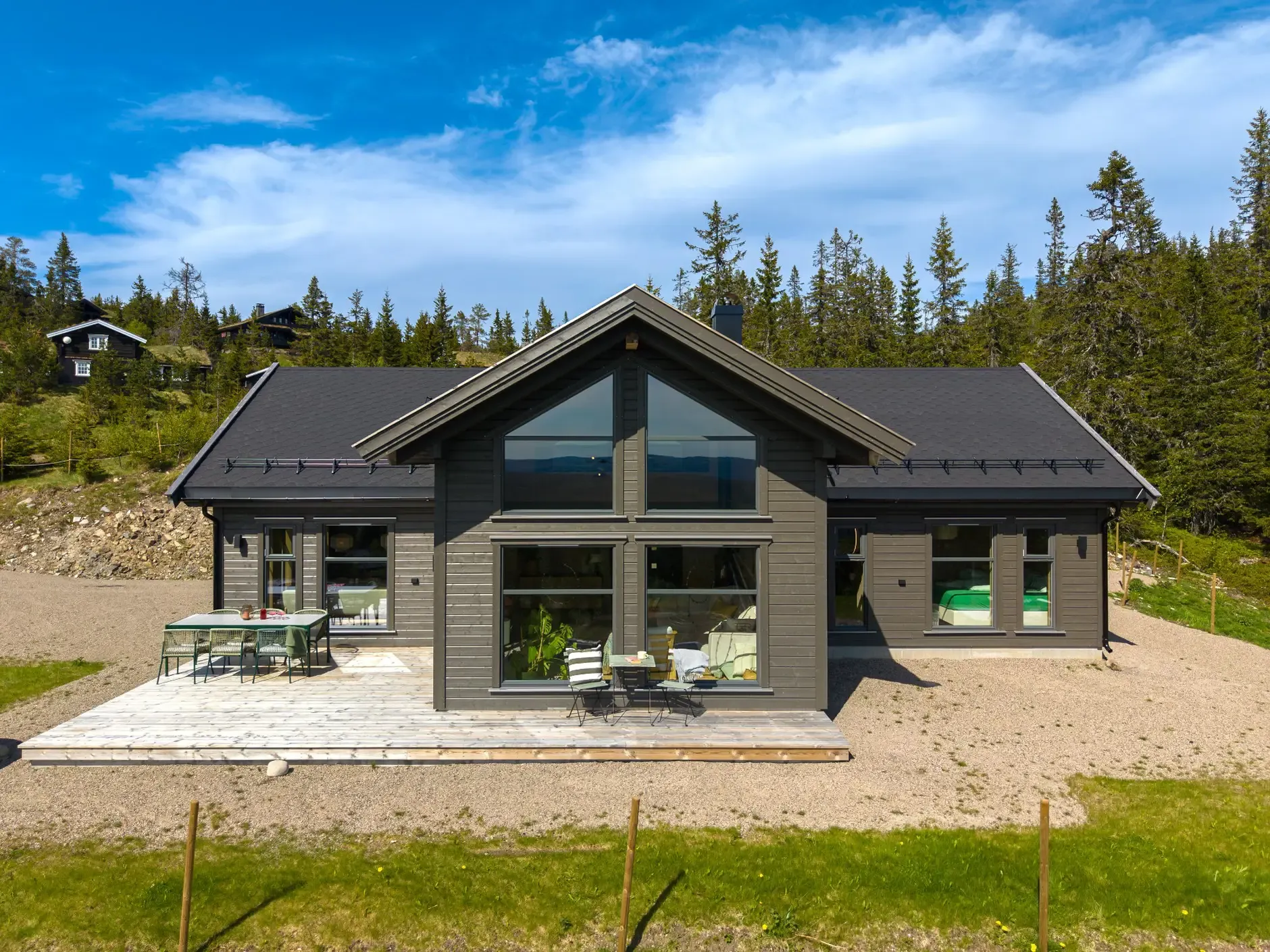 Contemporary 3-Bedroom Country House with Terrace in Norway's Scenic Innlandet - Image 2