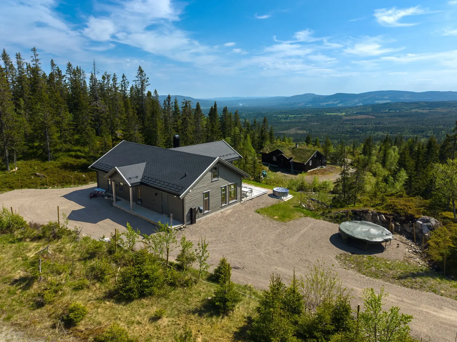 Contemporary 3-Bedroom Country House with Terrace in Norway's Scenic Innlandet - Image 3