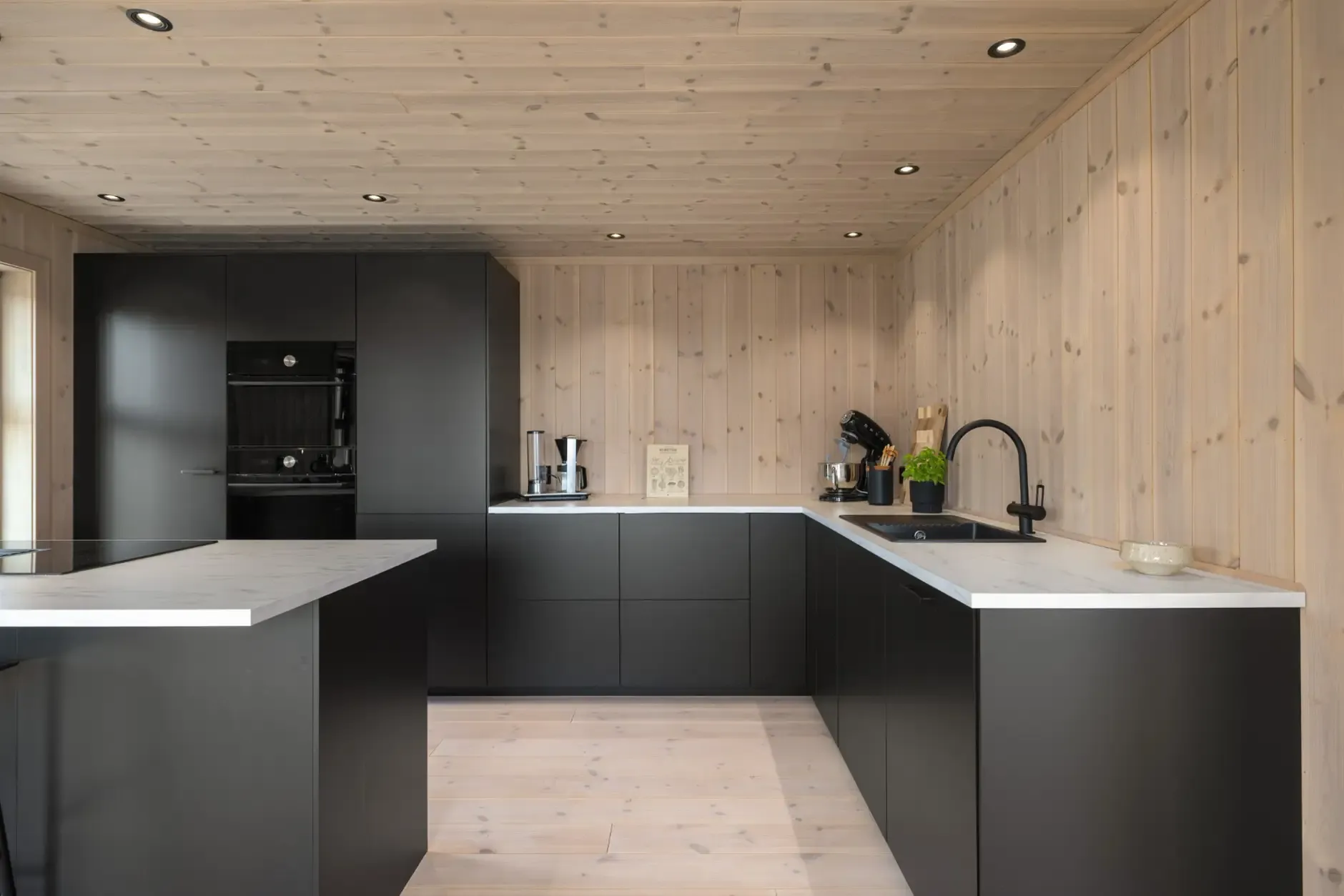 Contemporary 3-Bedroom Country House with Terrace in Norway's Scenic Innlandet - View image 22 of 49