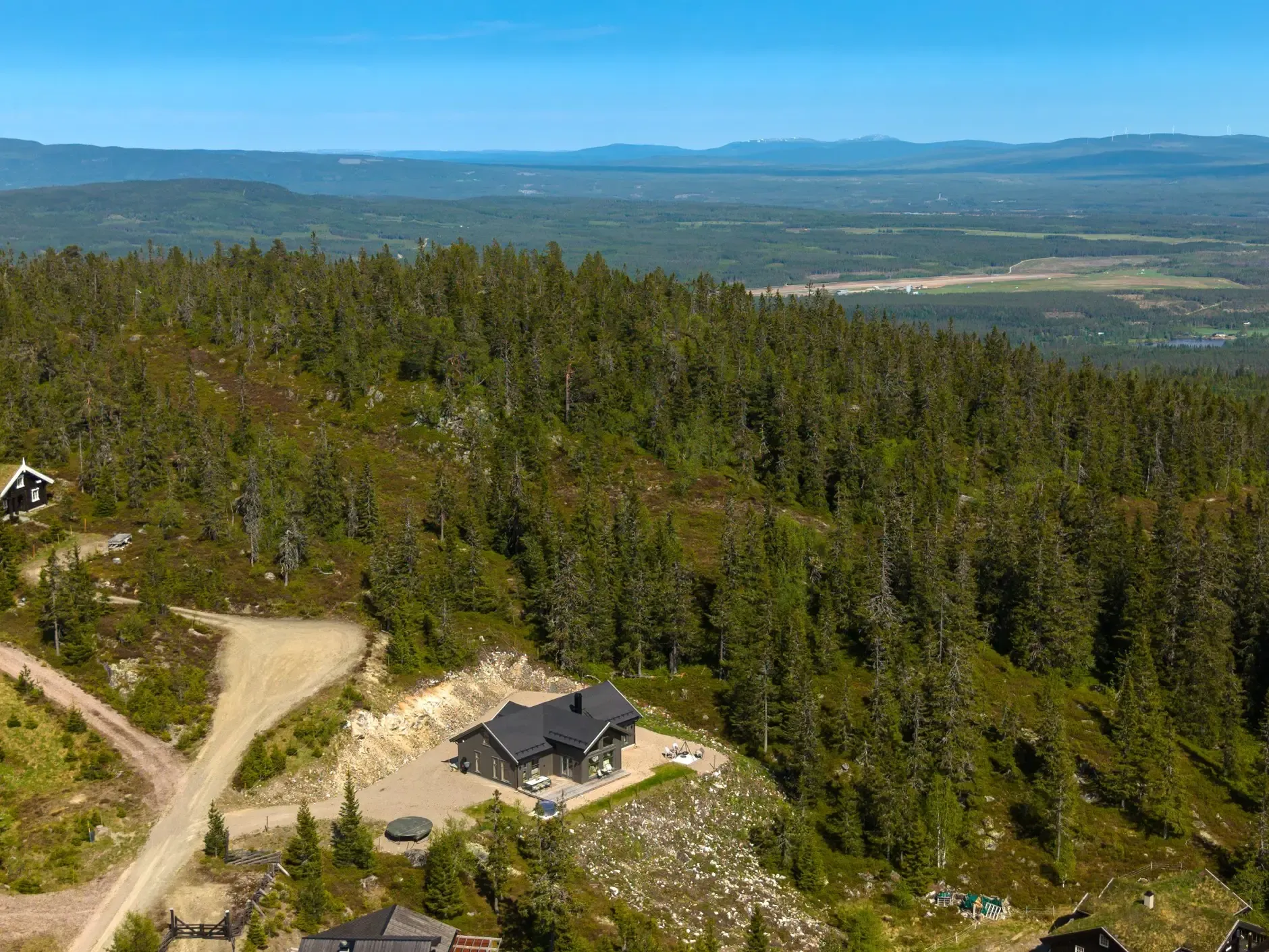 Contemporary 3-Bedroom Country House with Terrace in Norway's Scenic Innlandet - View image 45 of 49