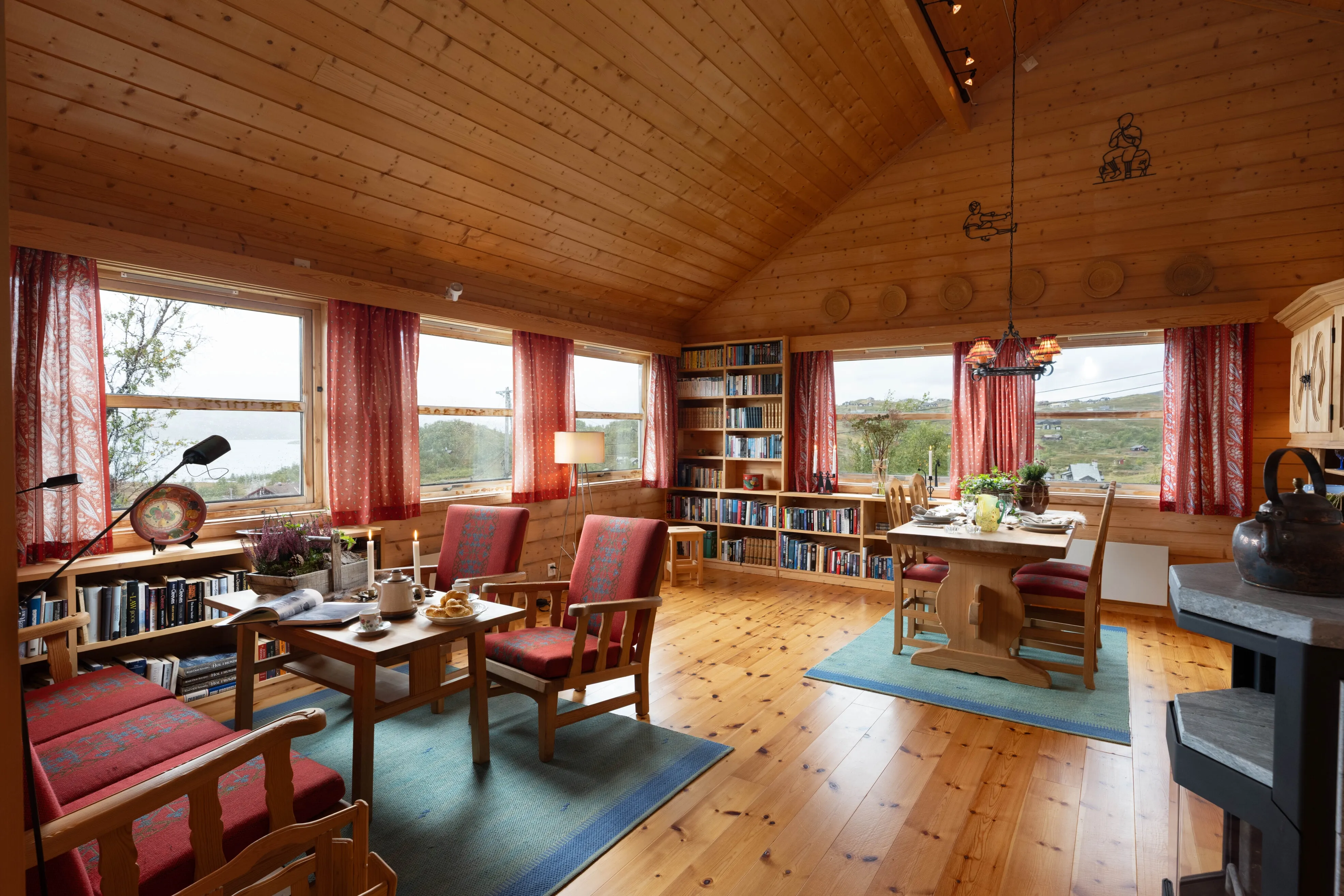 Norwegian Mountain Cabin with Expansive Grounds and Ski Access - View image 6 of 27