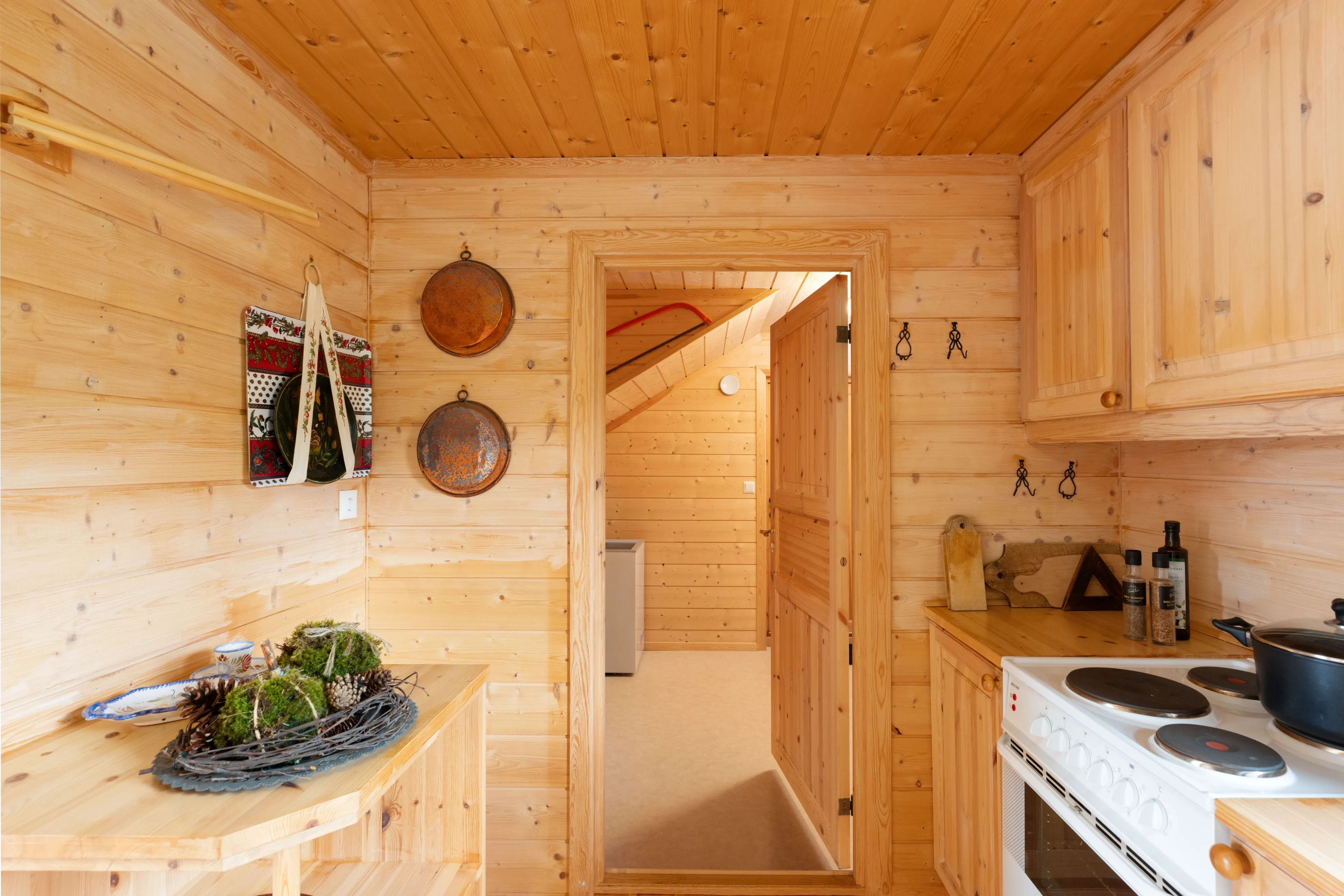 Norwegian Mountain Cabin with Expansive Grounds and Ski Access - View image 13 of 27