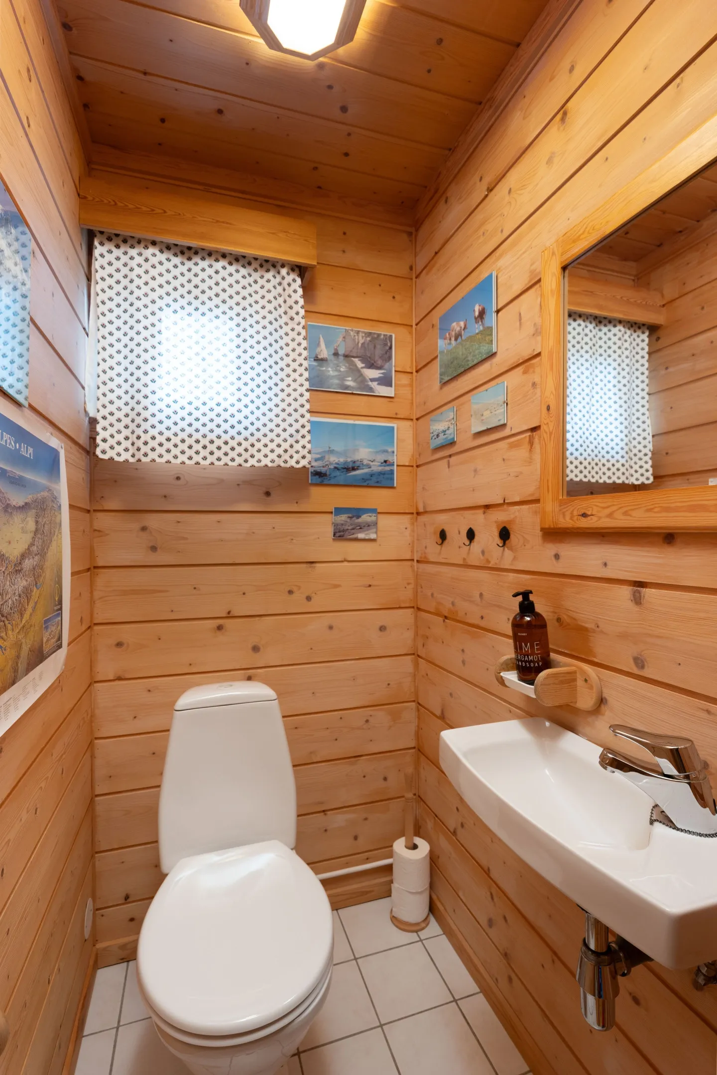 Norwegian Mountain Cabin with Expansive Grounds and Ski Access - View image 17 of 27