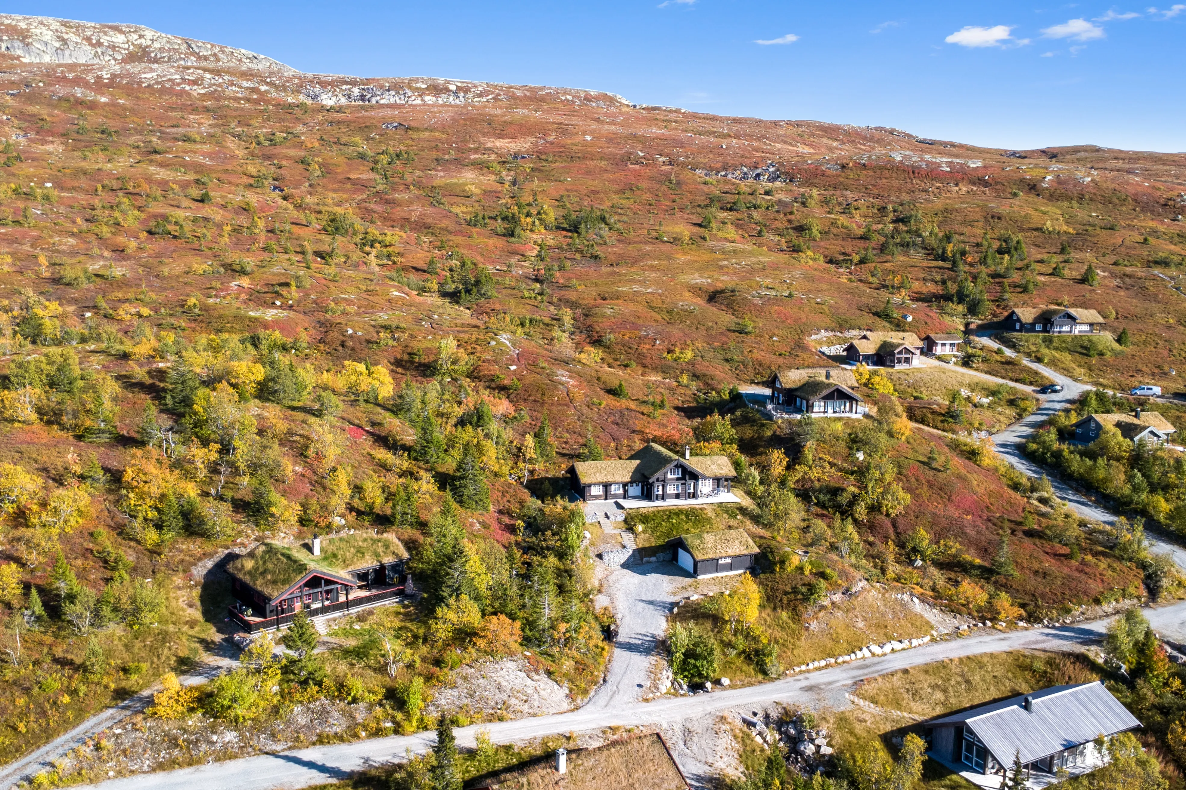 Contemporary 4-Bedroom Cabin with Mountain Views in Flå, Norway - Image 3