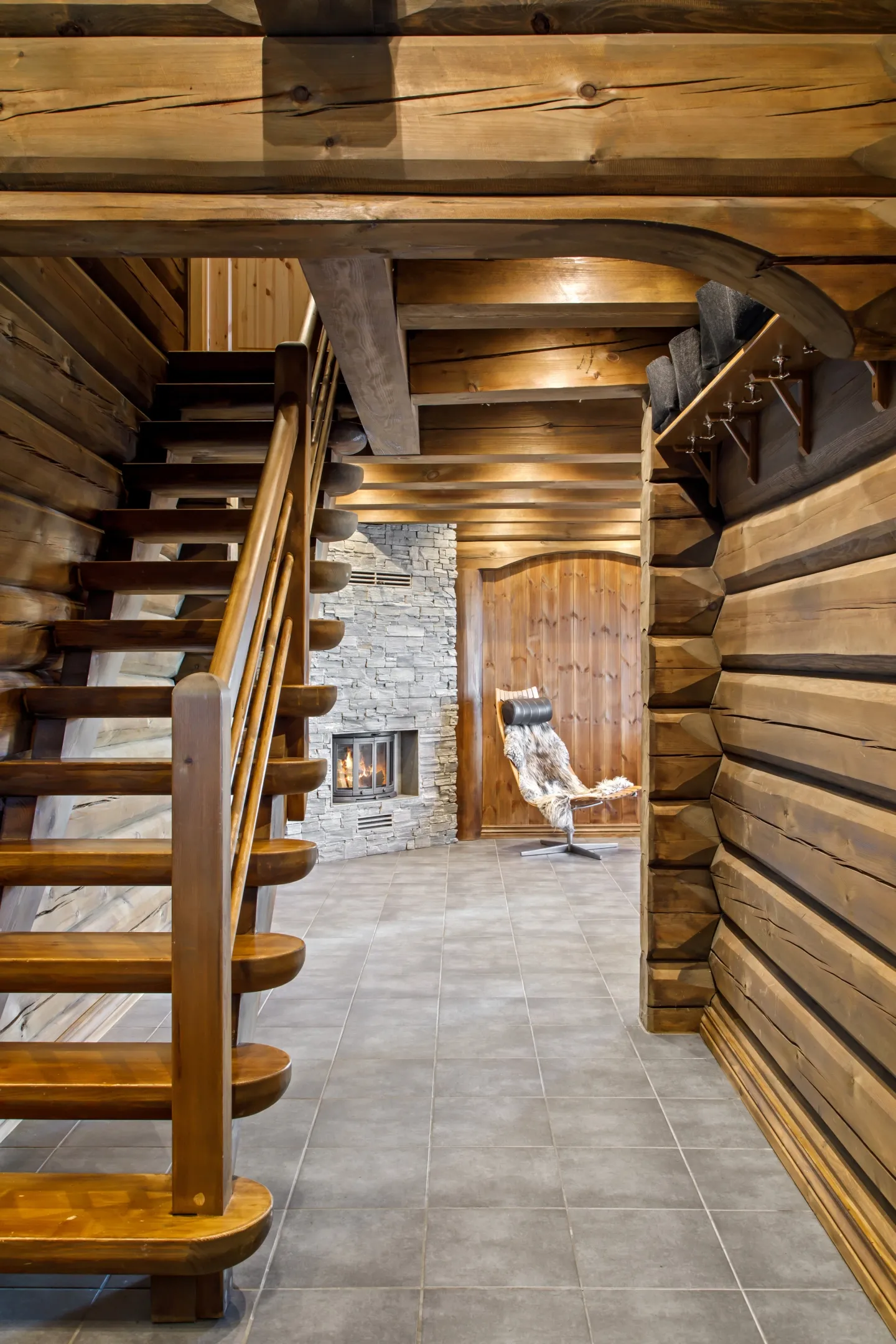 Contemporary 4-Bedroom Cabin with Mountain Views in Flå, Norway - View image 7 of 62