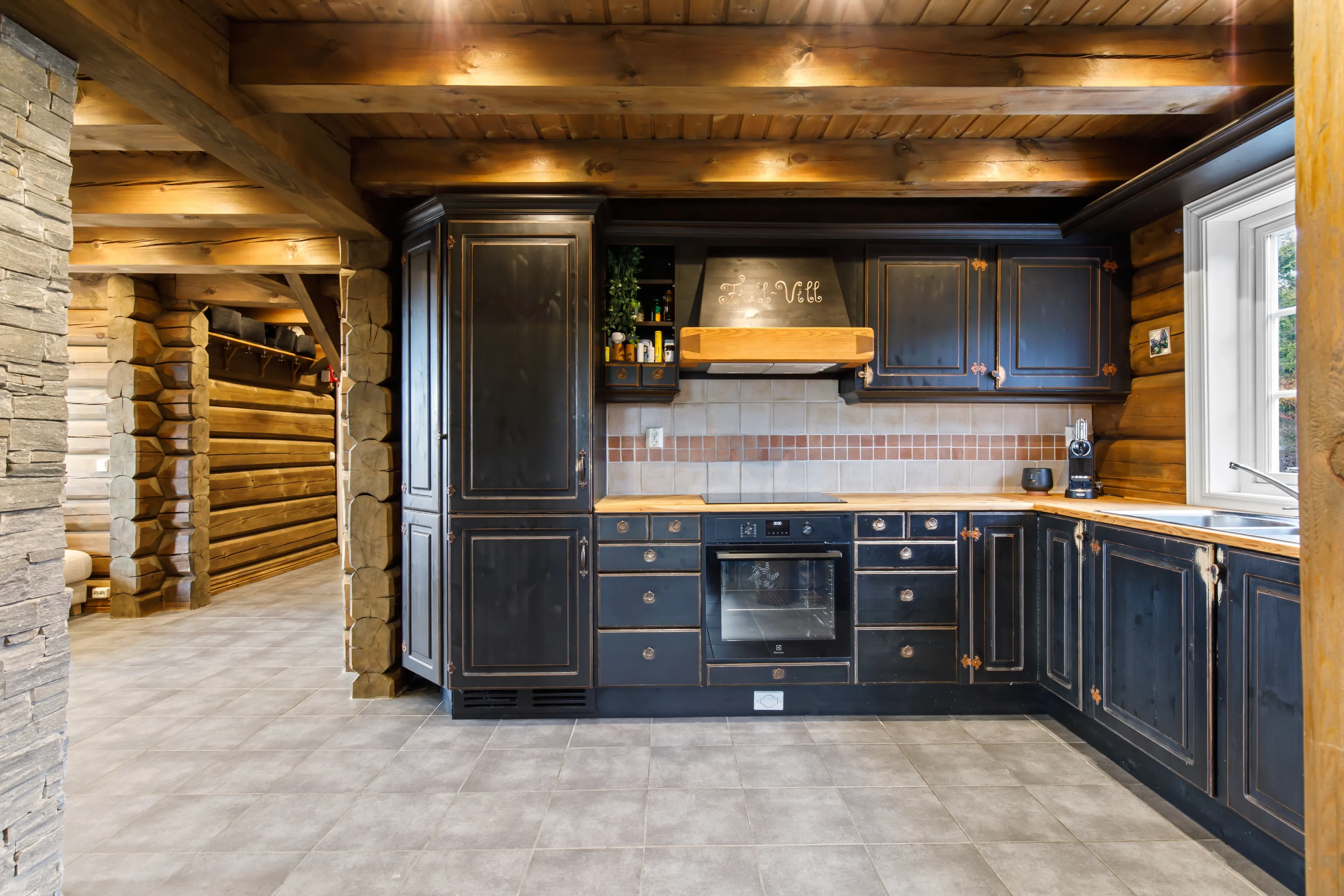 Contemporary 4-Bedroom Cabin with Mountain Views in Flå, Norway - View image 12 of 62