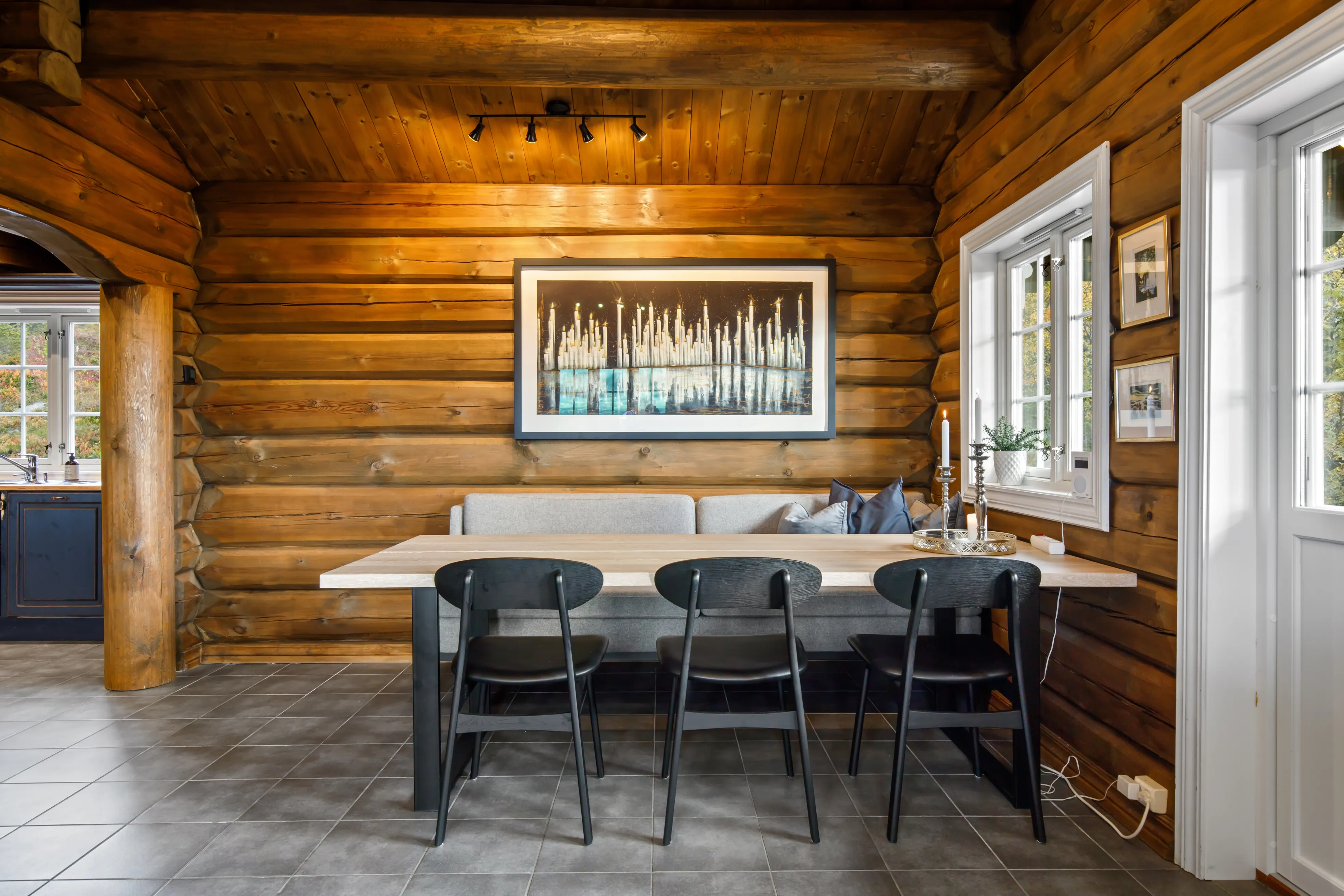 Contemporary 4-Bedroom Cabin with Mountain Views in Flå, Norway - View image 18 of 62