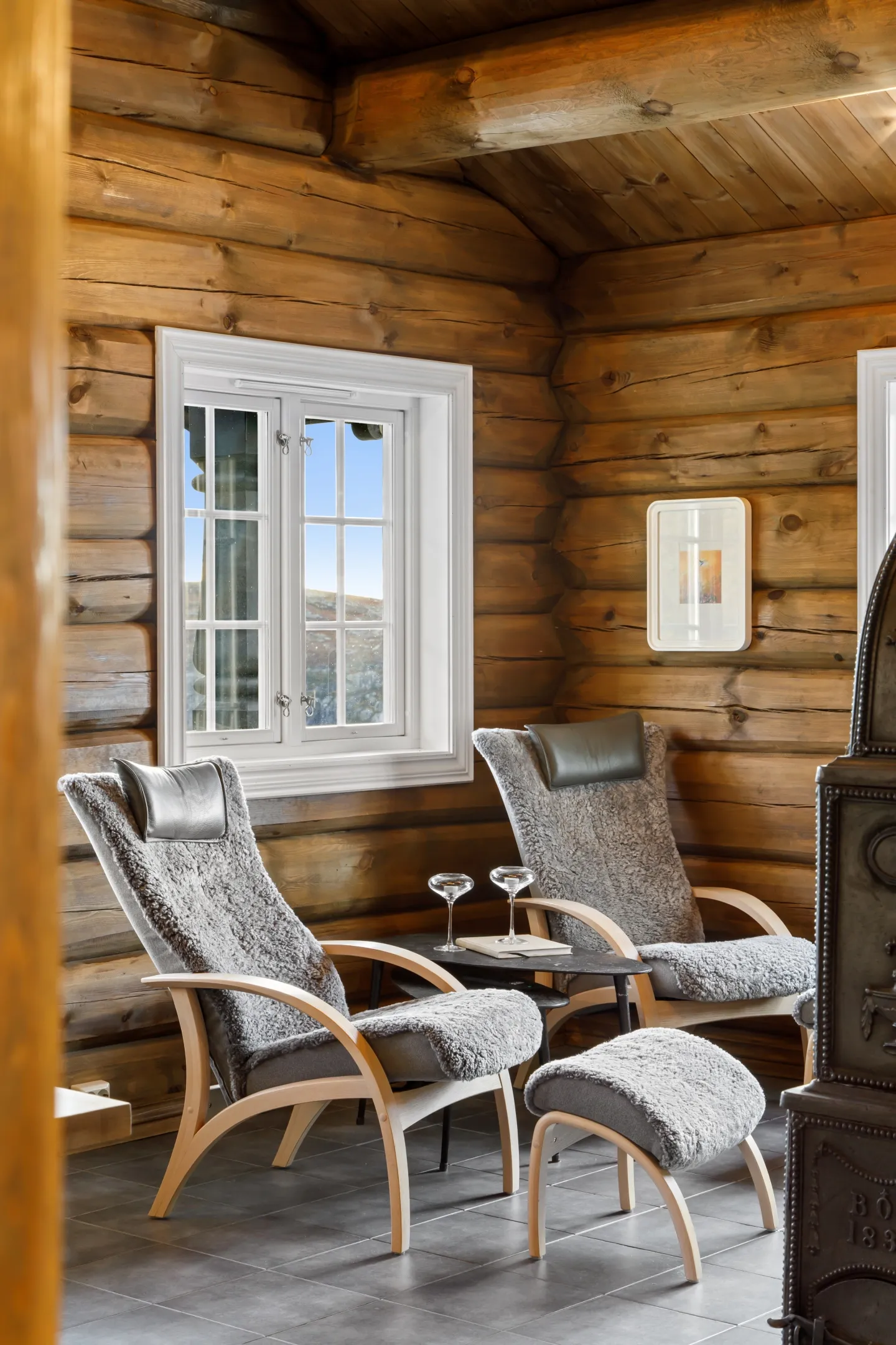 Contemporary 4-Bedroom Cabin with Mountain Views in Flå, Norway - View image 22 of 62
