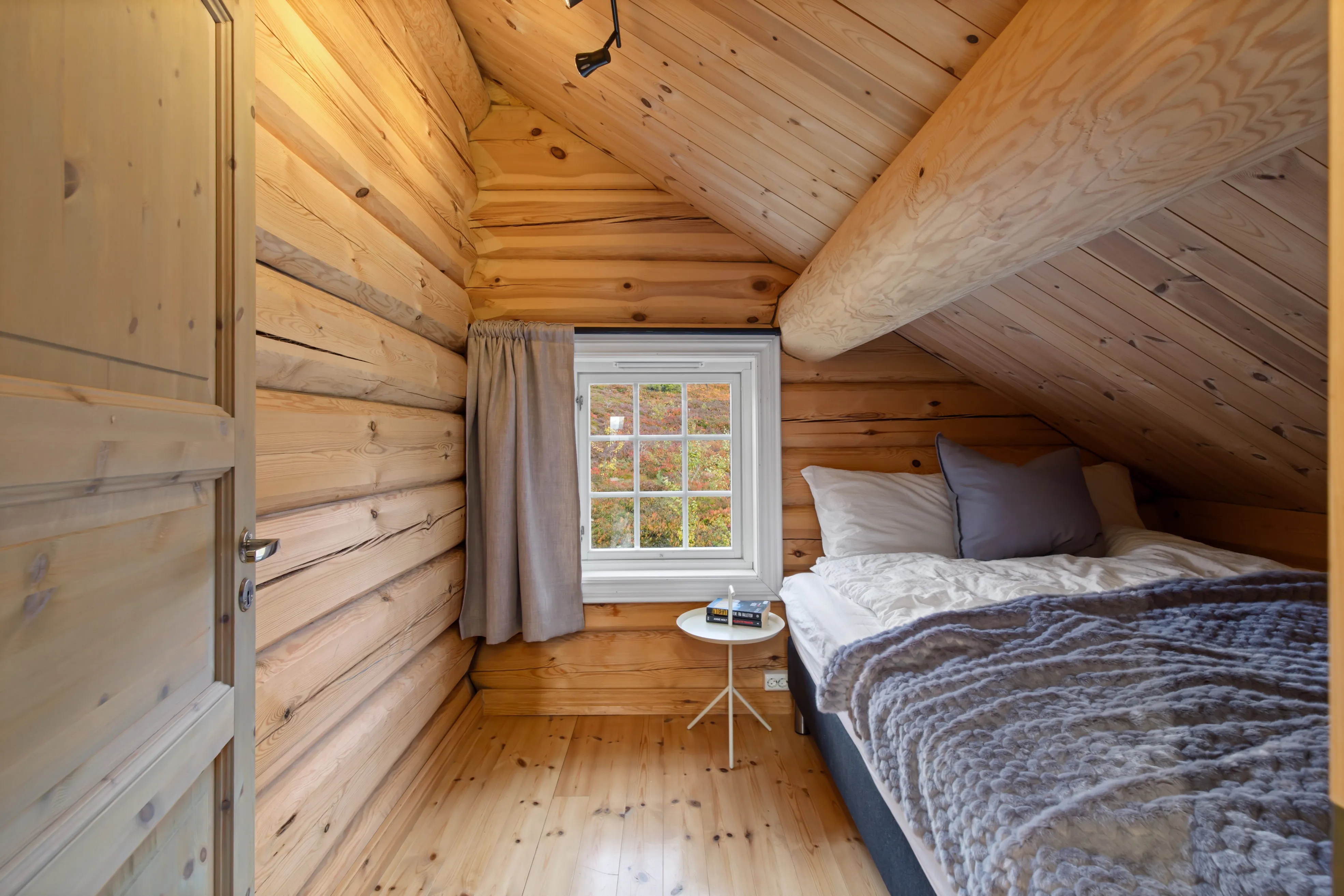 Contemporary 4-Bedroom Cabin with Mountain Views in Flå, Norway - View image 44 of 62