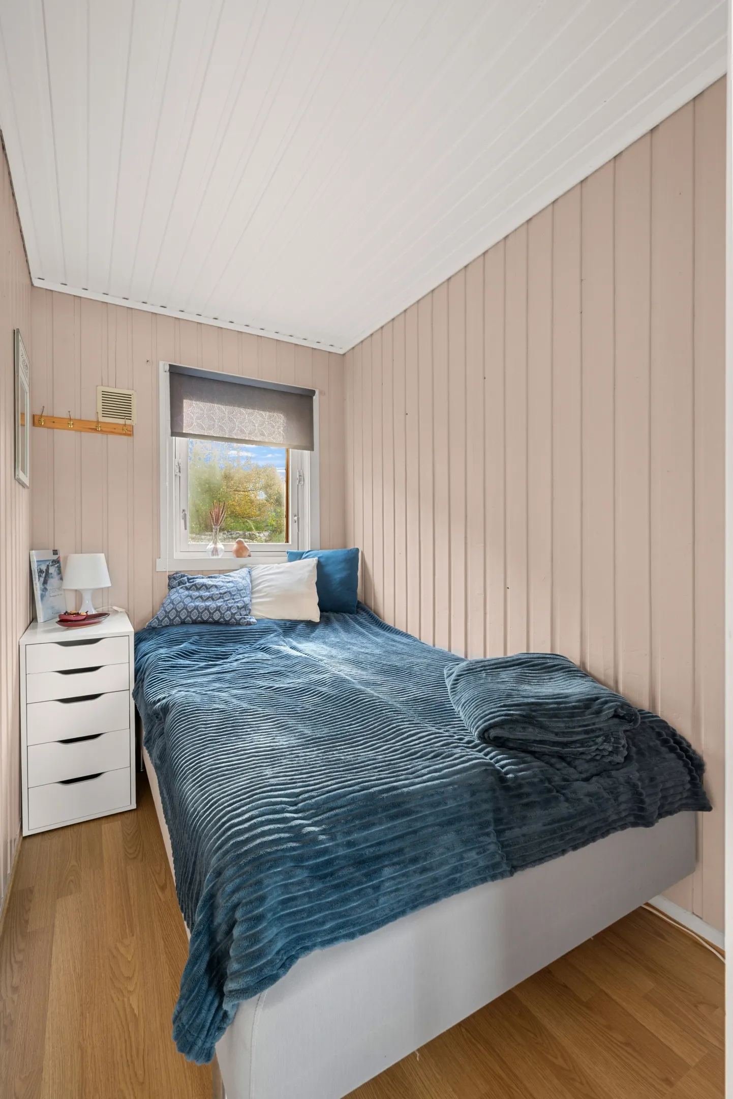 1970s Lakeside Cabin with Terrace and Dock in Hitra, Norway - View image 15 of 30