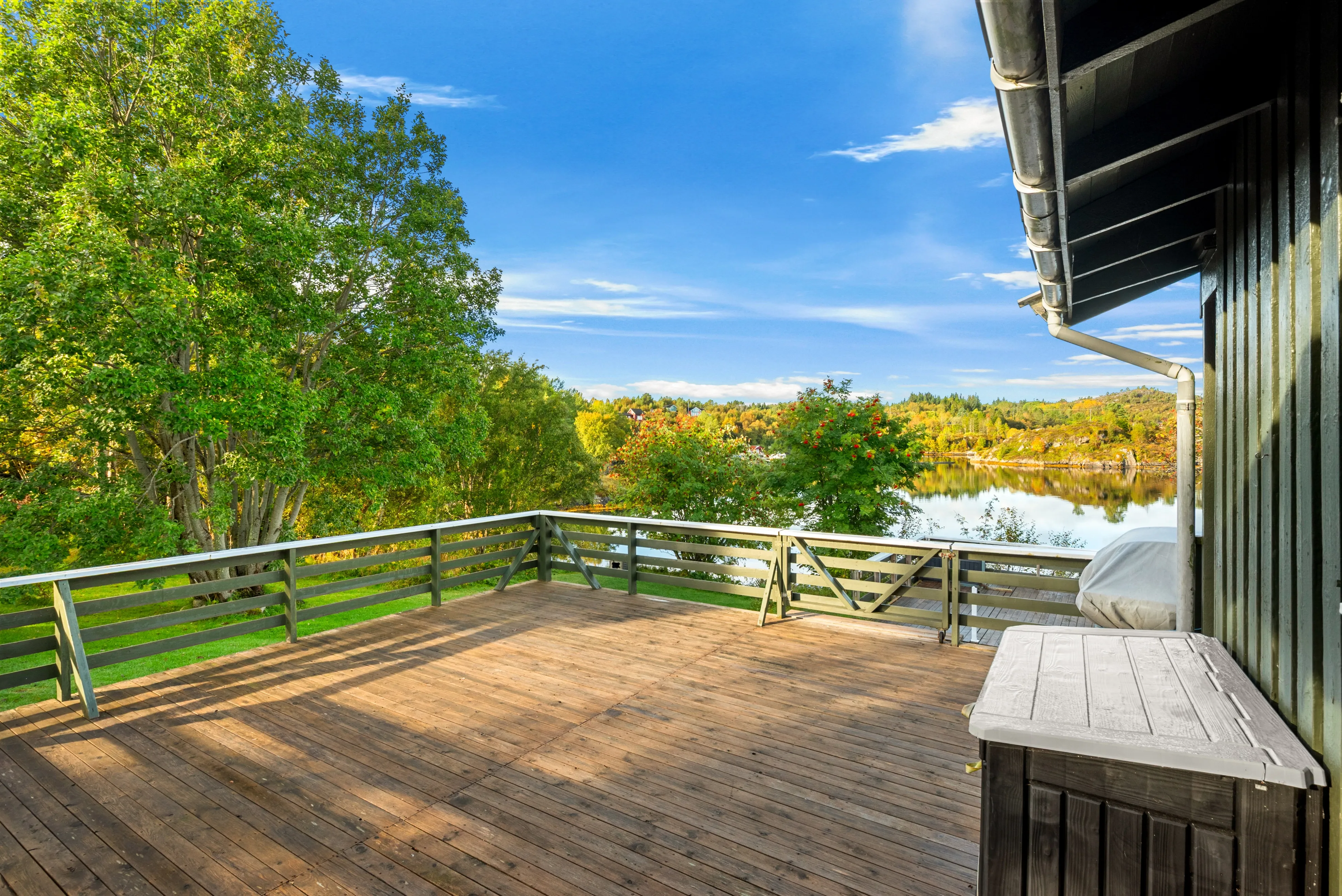 1970s Lakeside Cabin with Terrace and Dock in Hitra, Norway - View image 21 of 30