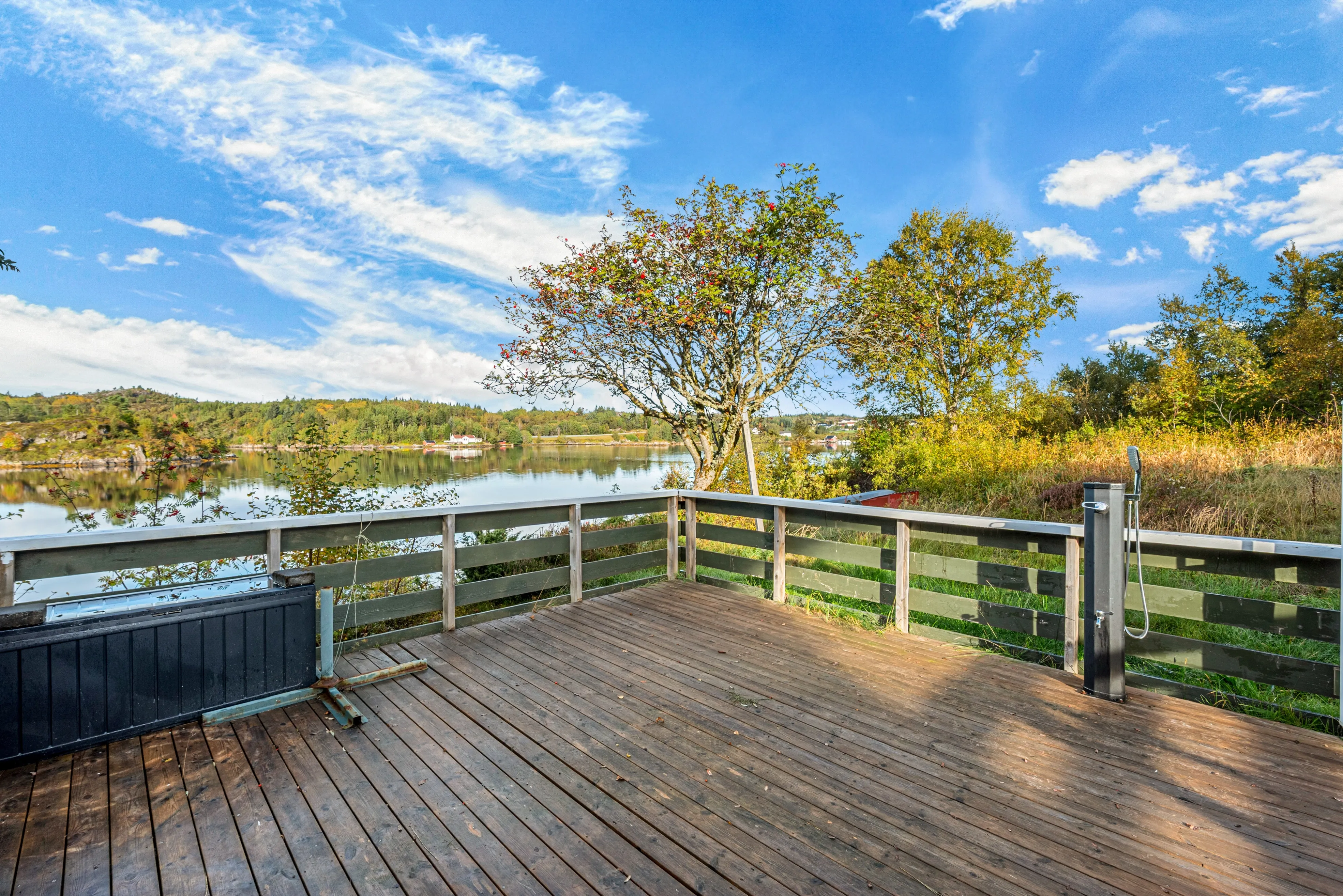 1970s Lakeside Cabin with Terrace and Dock in Hitra, Norway - View image 23 of 30