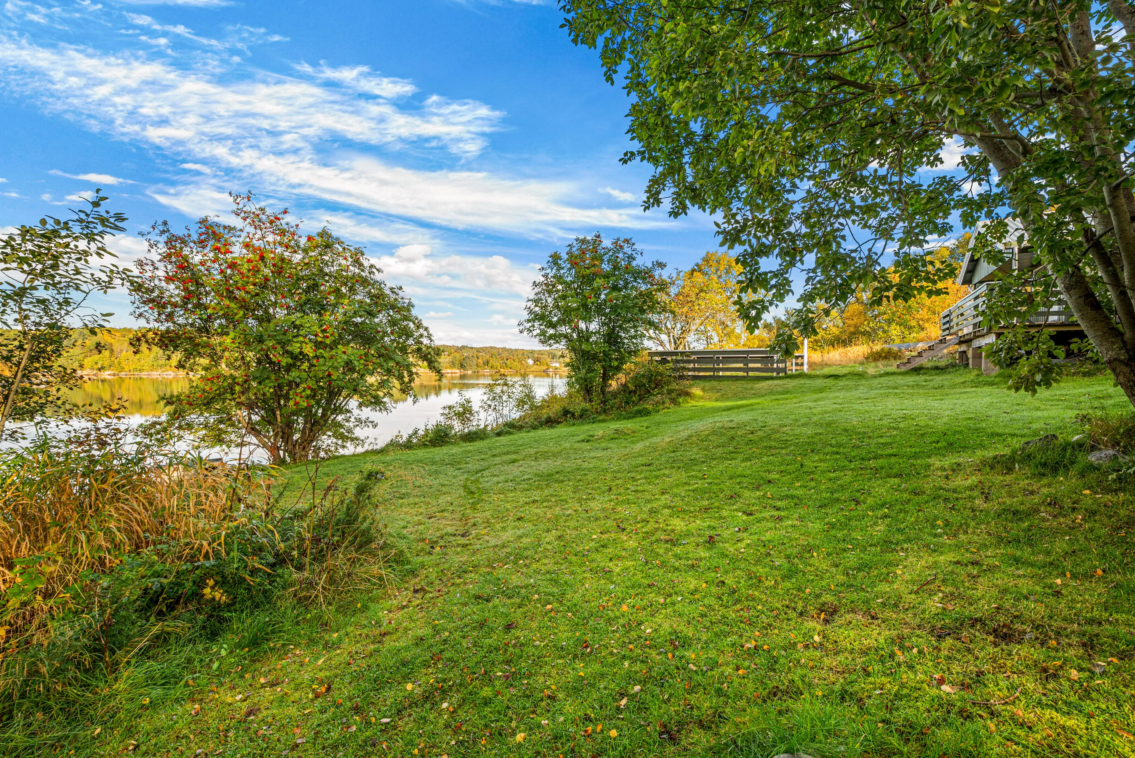 1970s Lakeside Cabin with Terrace and Dock in Hitra, Norway - View image 28 of 30