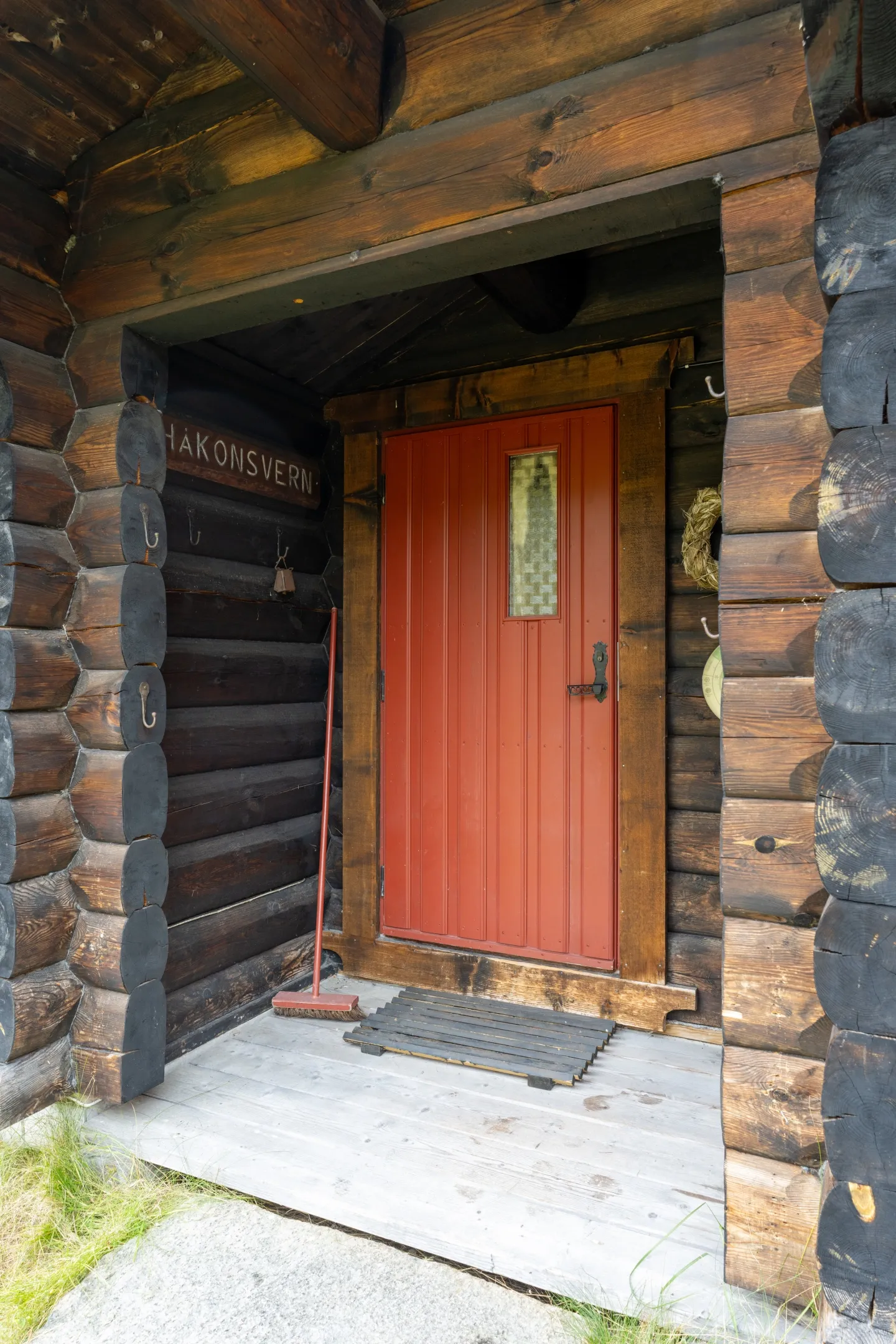 4-Bedroom Log Cabin with Fireplace and Terrace in Scenic Nesbyen, Norway - Image 5