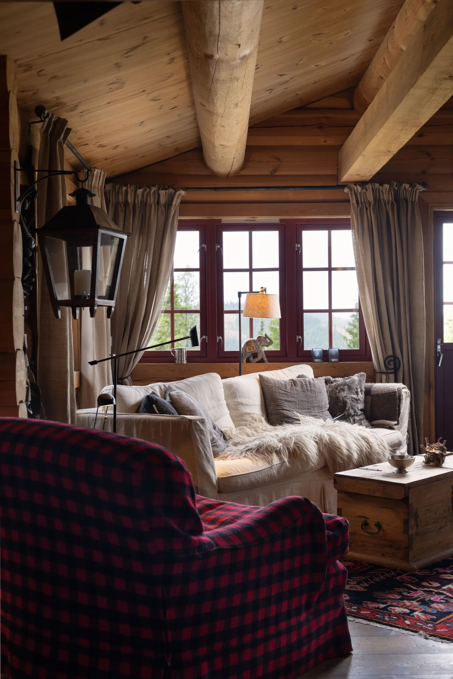 4-Bedroom Log Cabin with Fireplace and Terrace in Scenic Nesbyen, Norway - View image 14 of 46