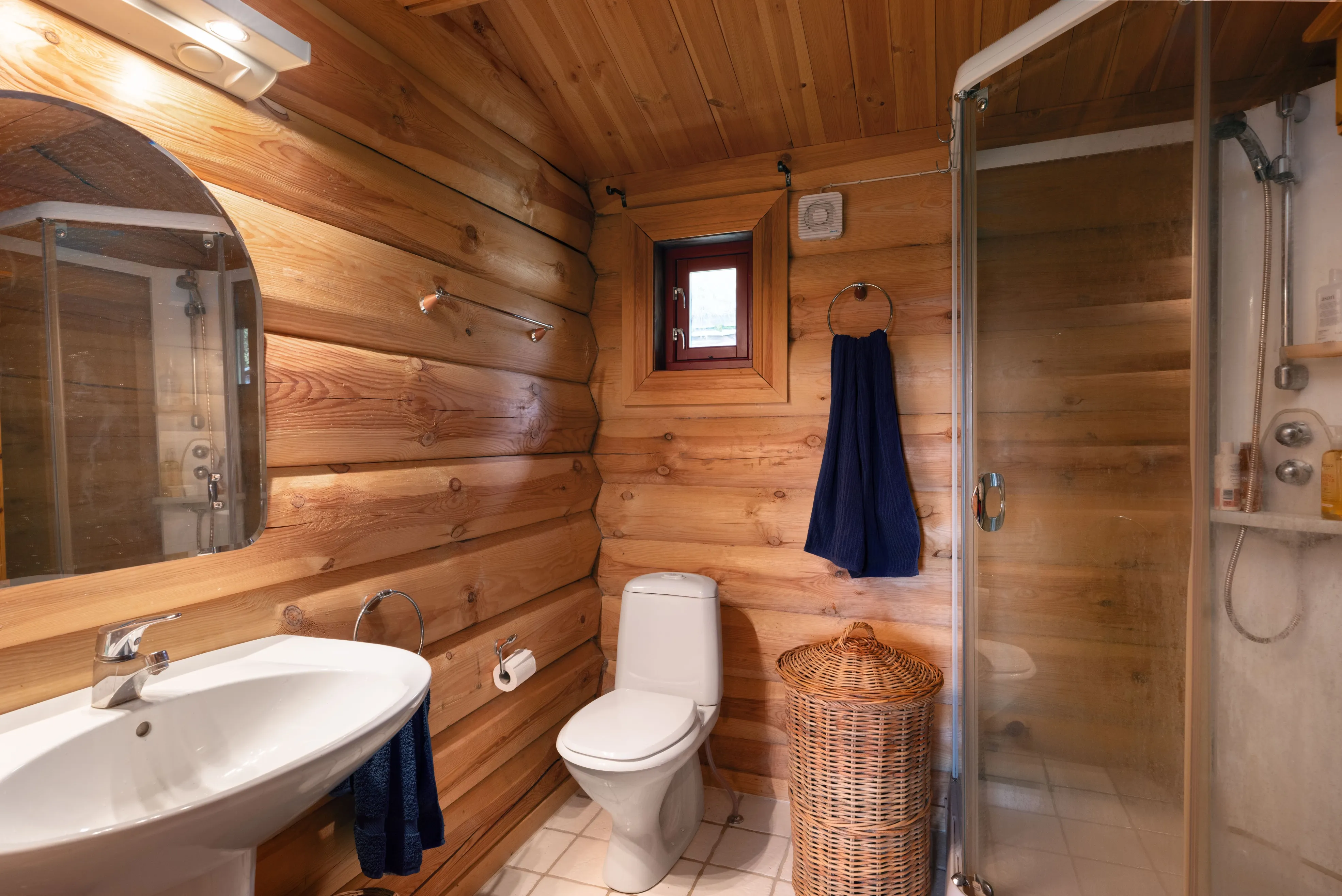 4-Bedroom Log Cabin with Fireplace and Terrace in Scenic Nesbyen, Norway - View image 27 of 46