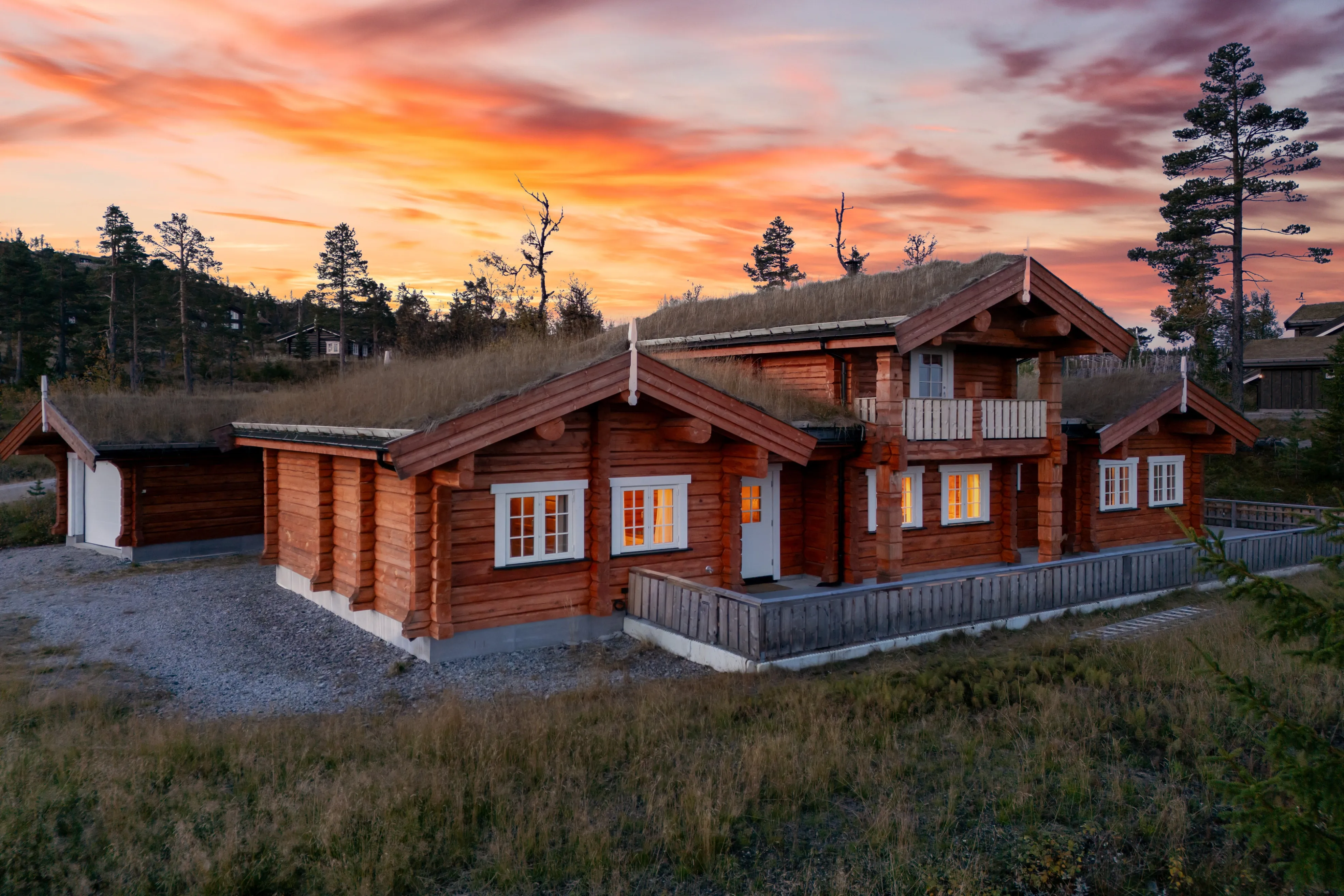 Modern 5-Bedroom Cabin with Expansive Garden and Terrace in Nesbyen - Image 1