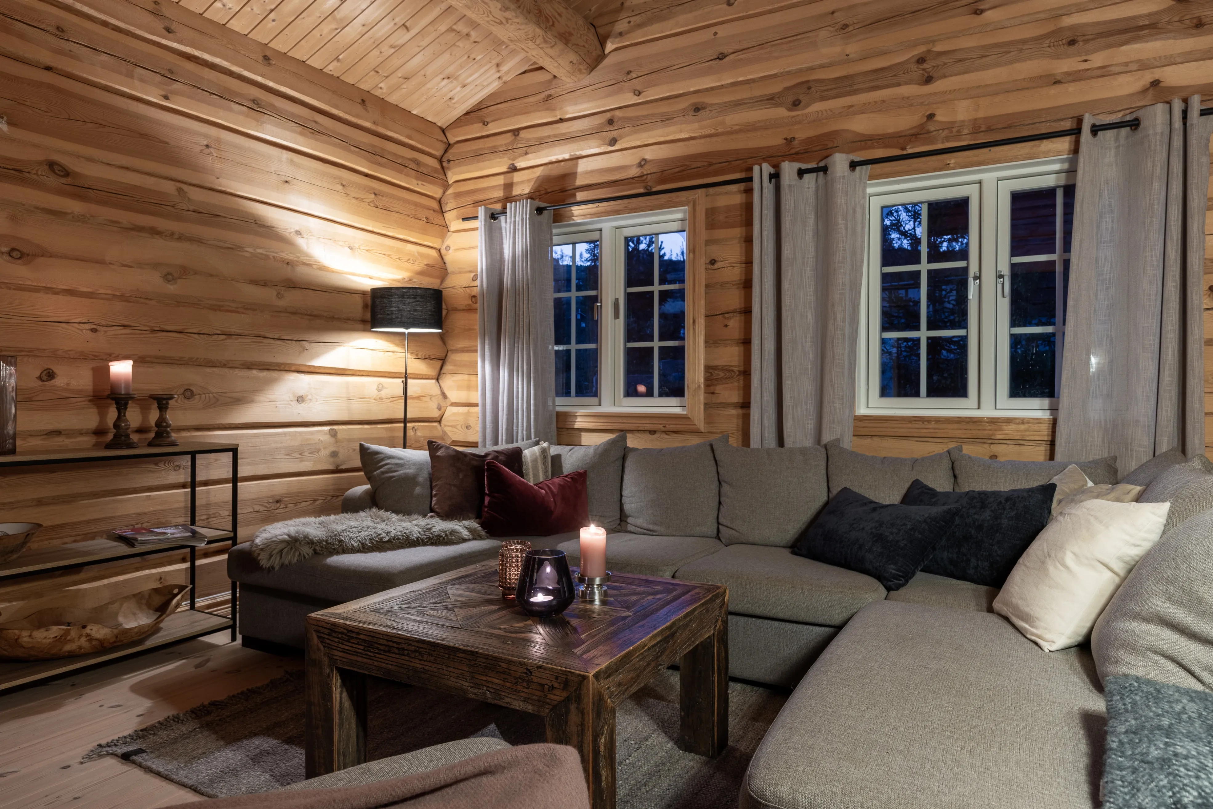 Modern 5-Bedroom Cabin with Expansive Garden and Terrace in Nesbyen - View image 7 of 45