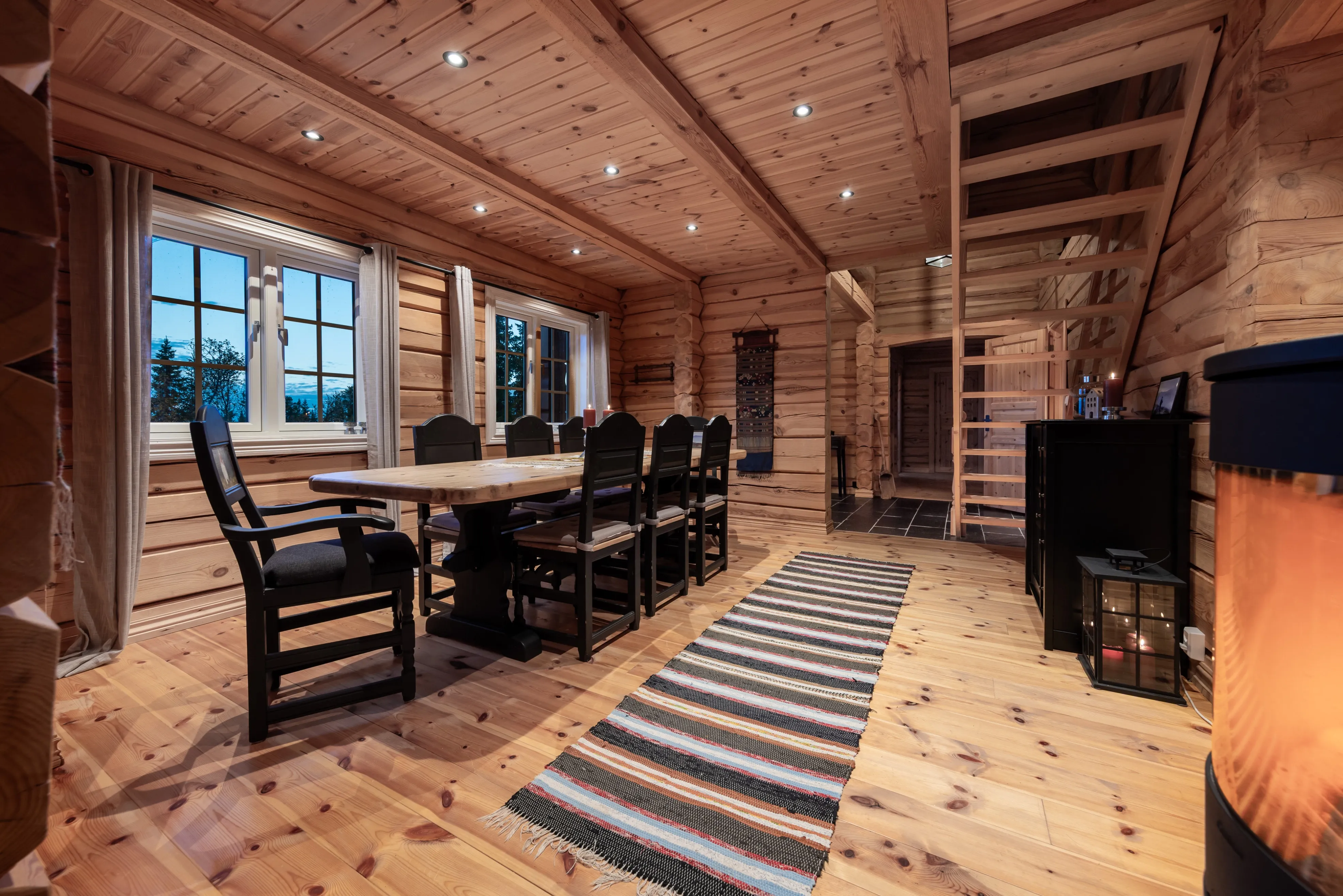 Modern 5-Bedroom Cabin with Expansive Garden and Terrace in Nesbyen - View image 11 of 45
