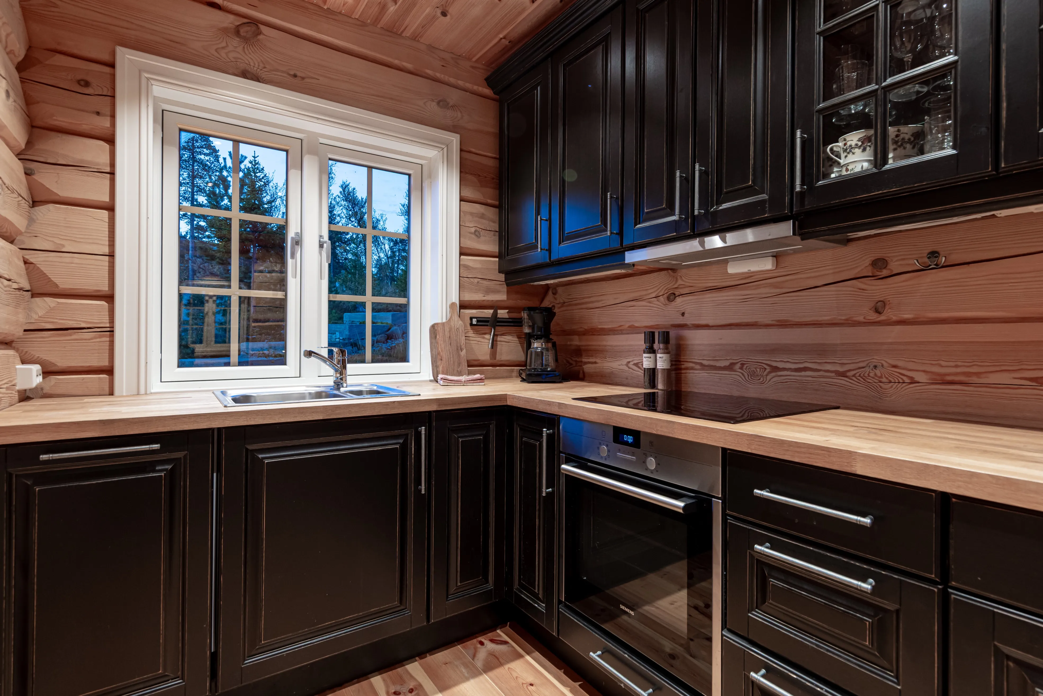 Modern 5-Bedroom Cabin with Expansive Garden and Terrace in Nesbyen - View image 15 of 45