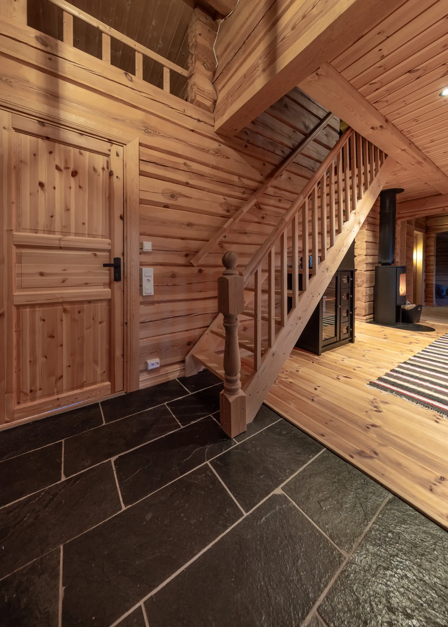 Modern 5-Bedroom Cabin with Expansive Garden and Terrace in Nesbyen - View image 23 of 45
