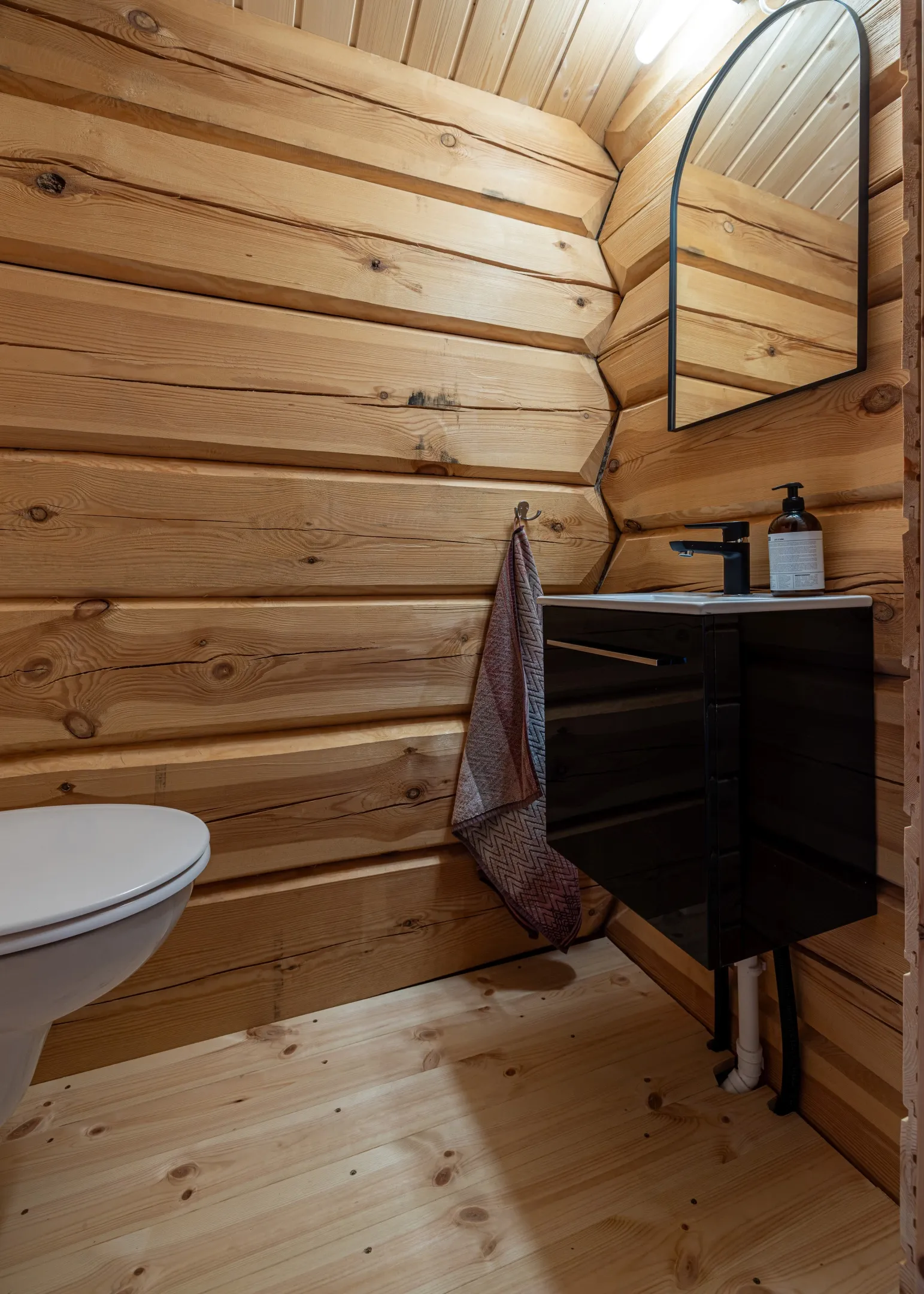 Modern 5-Bedroom Cabin with Expansive Garden and Terrace in Nesbyen - View image 30 of 45