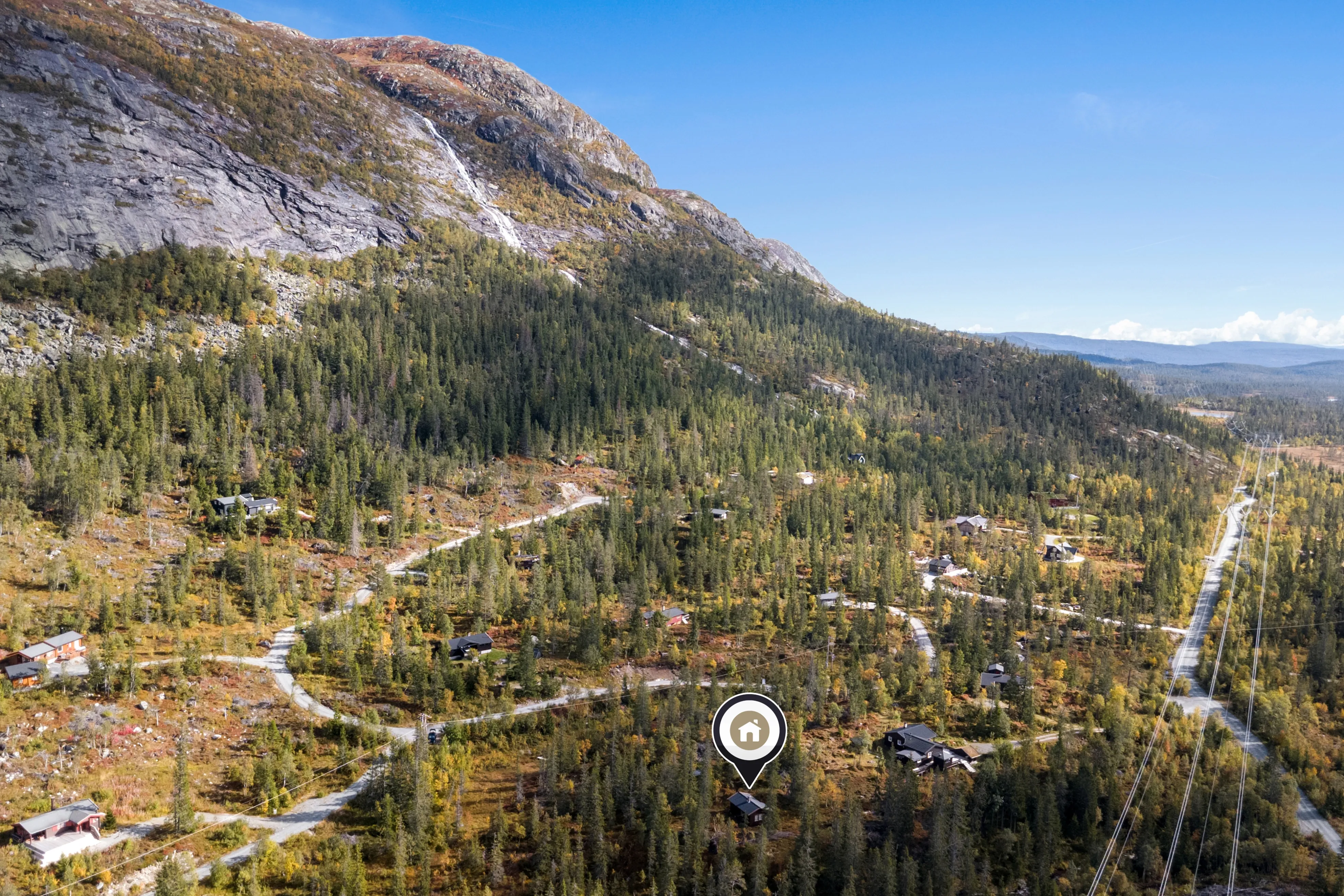 Norwegian Cabin Retreat with Expansive Grounds in Scenic Skardsdalen - Image 4