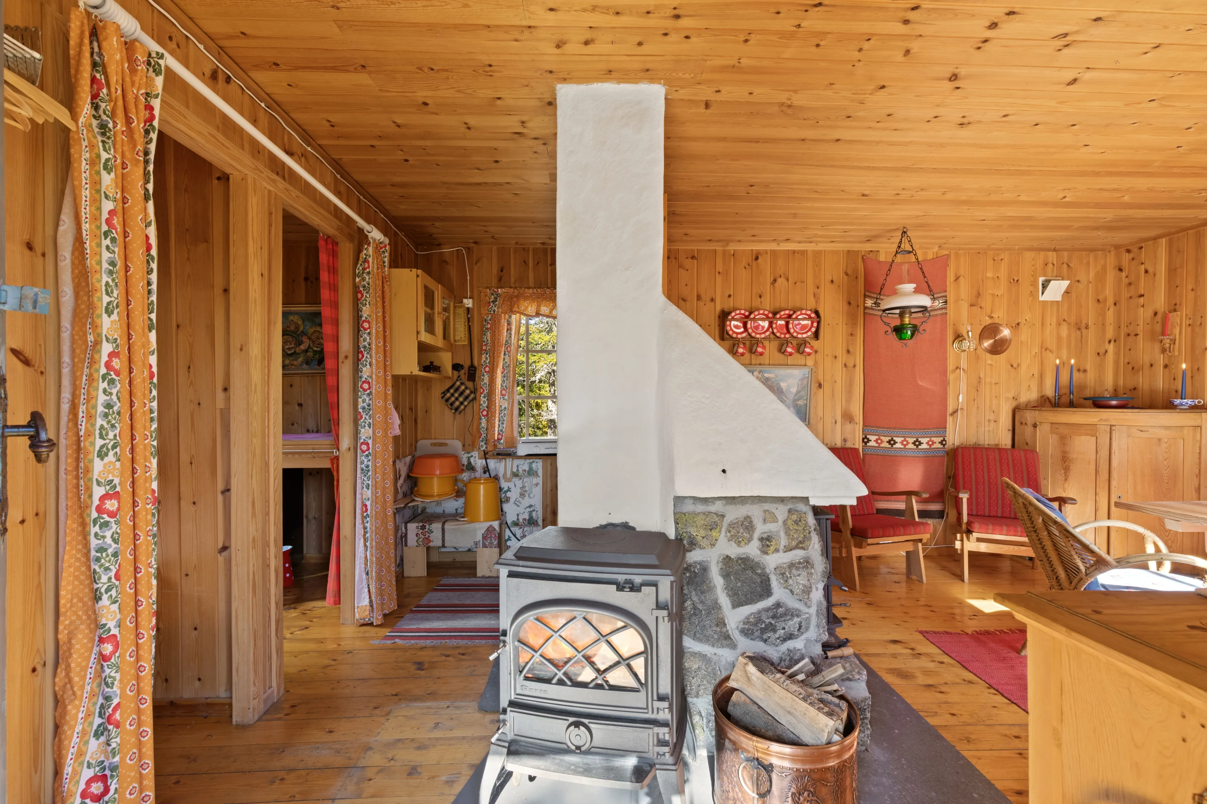 Norwegian Cabin Retreat with Expansive Grounds in Scenic Skardsdalen - View image 7 of 27