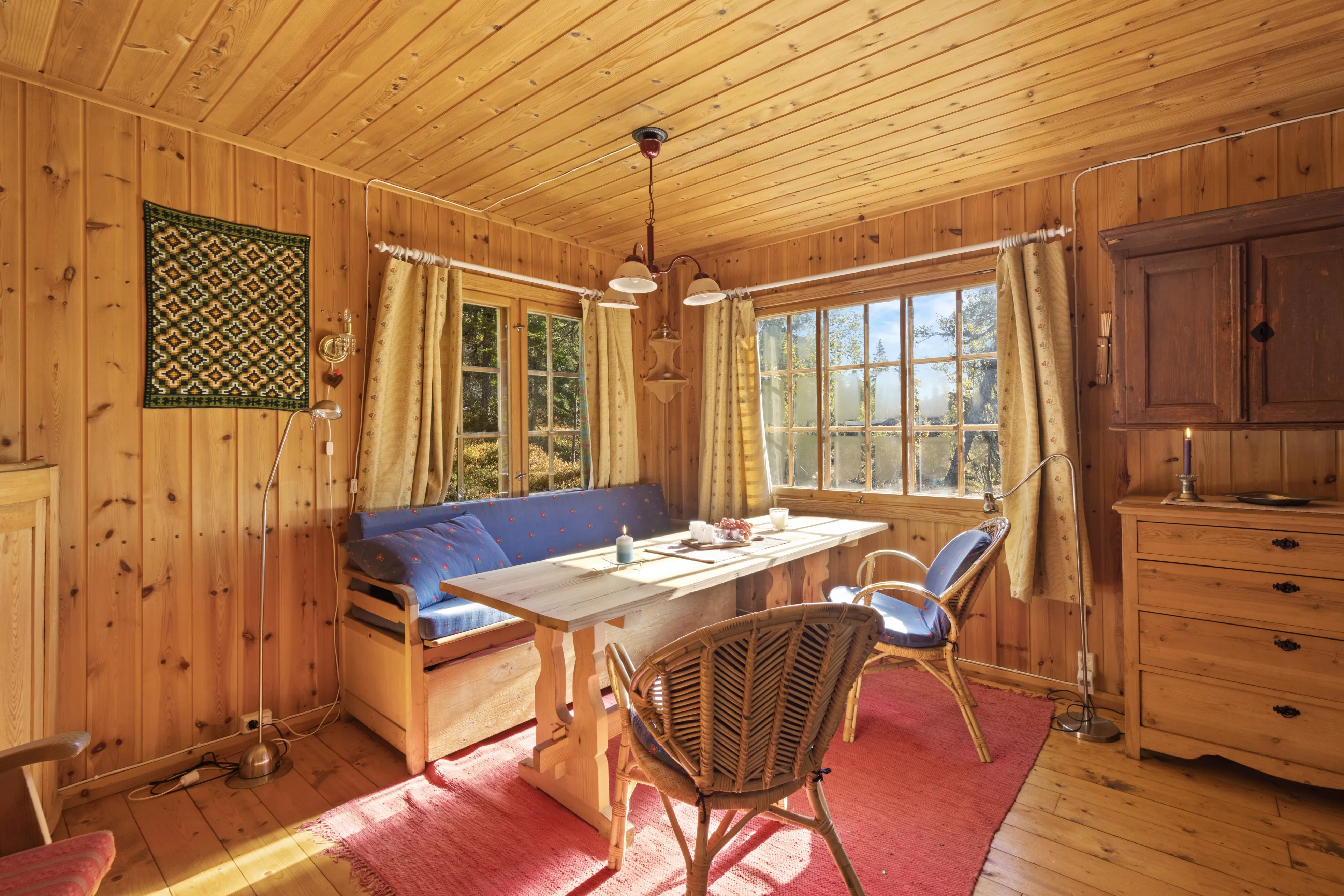 Norwegian Cabin Retreat with Expansive Grounds in Scenic Skardsdalen - View image 12 of 27