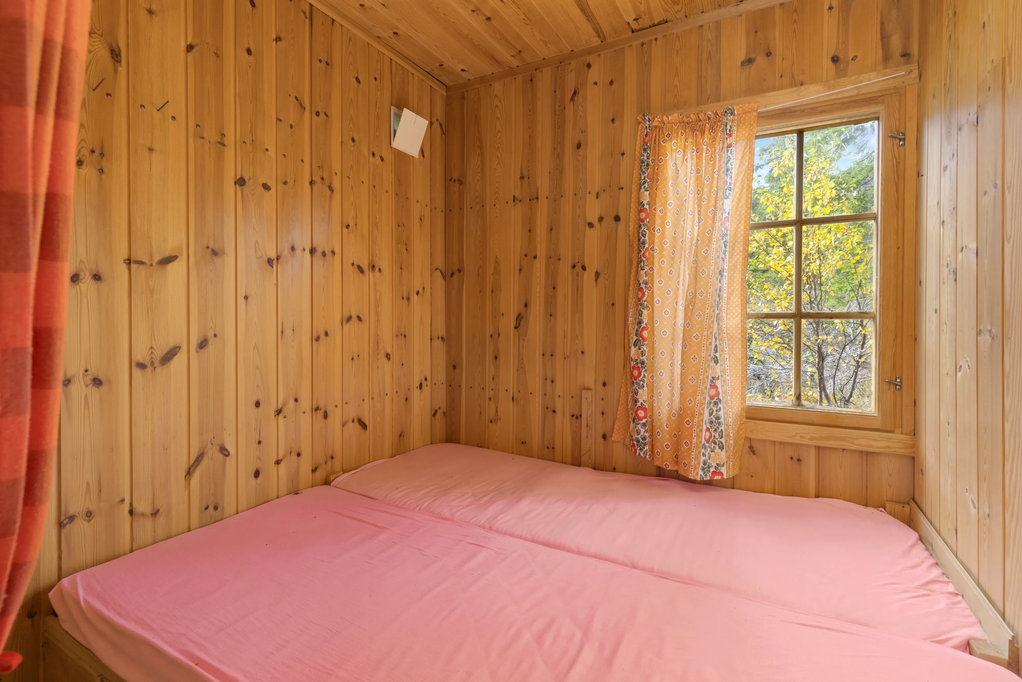 Norwegian Cabin Retreat with Expansive Grounds in Scenic Skardsdalen - View image 18 of 27