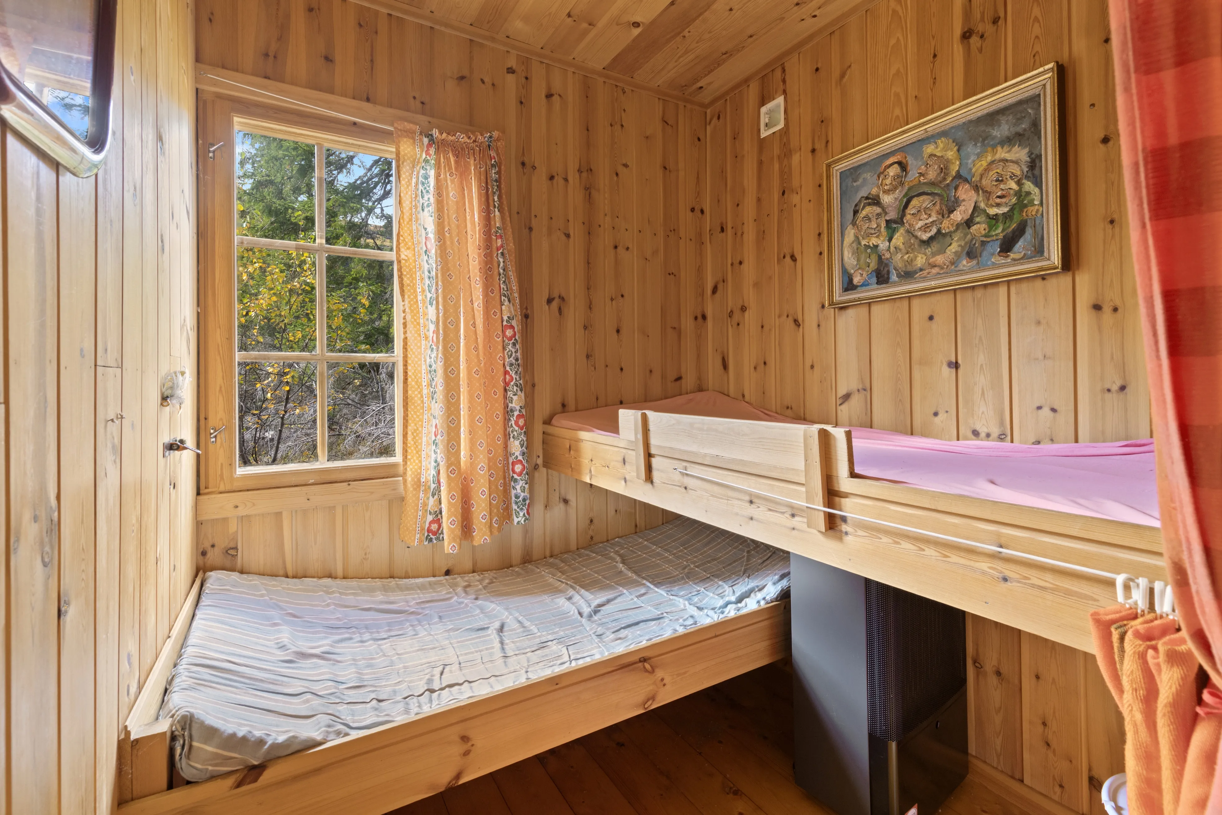 Norwegian Cabin Retreat with Expansive Grounds in Scenic Skardsdalen - View image 19 of 27