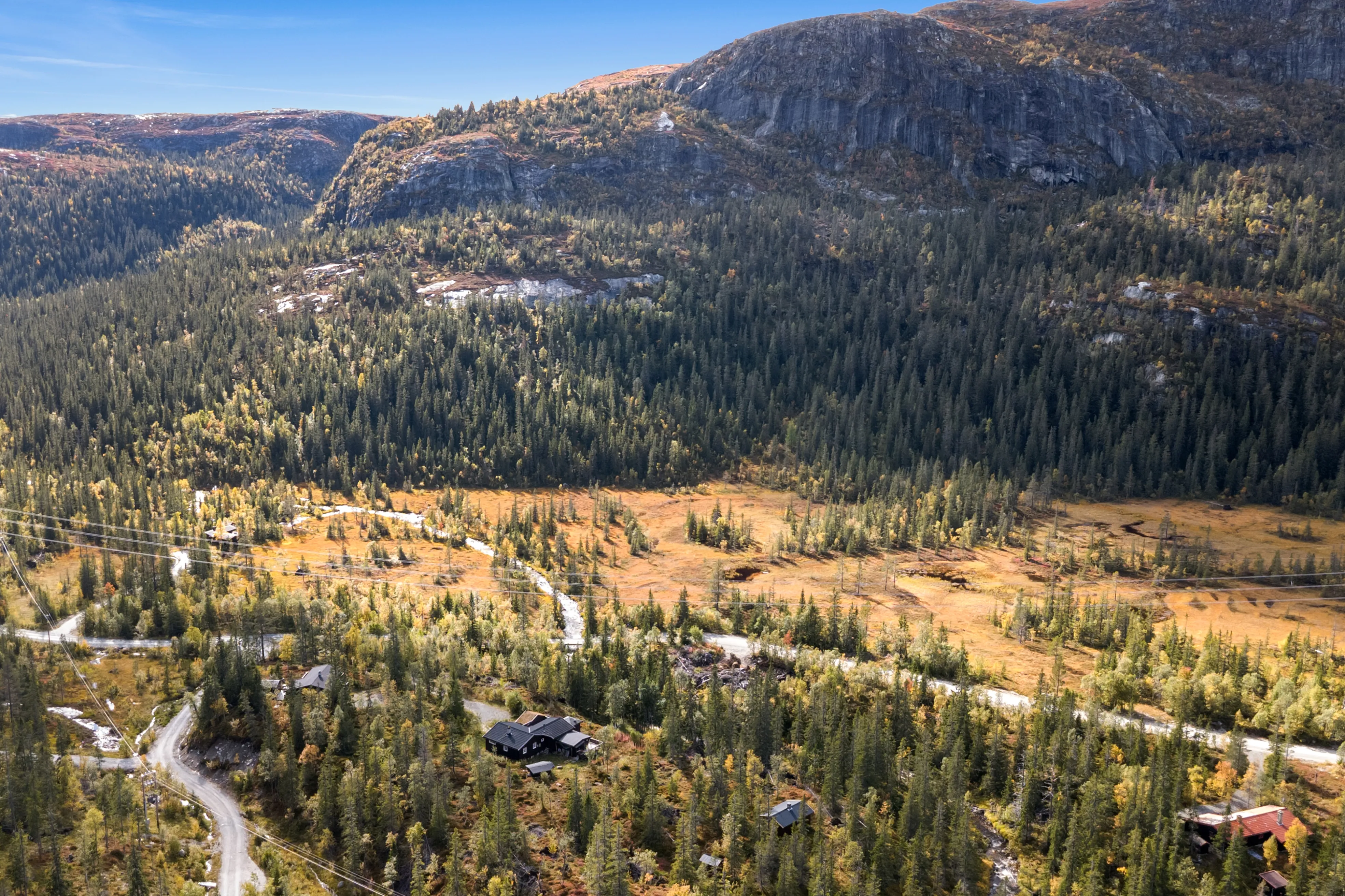 Norwegian Cabin Retreat with Expansive Grounds in Scenic Skardsdalen - View image 24 of 27