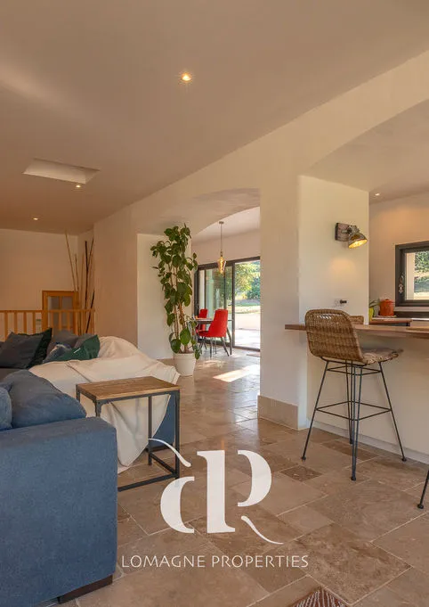 Spacious 10-Bedroom Country Retreat with Pool in Tarn et Garonne - View image 13 of 26