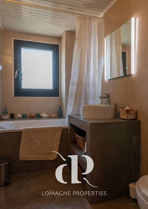 Spacious 10-Bedroom Country Retreat with Pool in Tarn et Garonne - View image 18 of 26