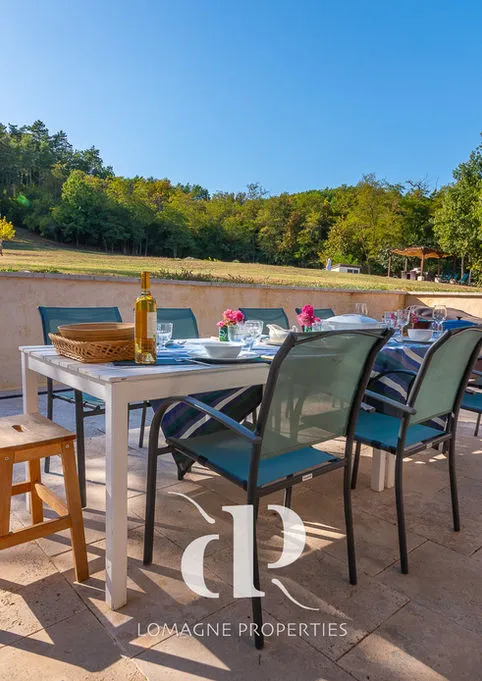 Spacious 10-Bedroom Country Retreat with Pool in Tarn et Garonne - View image 21 of 26