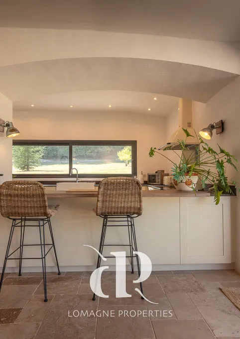 Spacious 10-Bedroom Country Retreat with Pool in Tarn et Garonne - View image 22 of 26