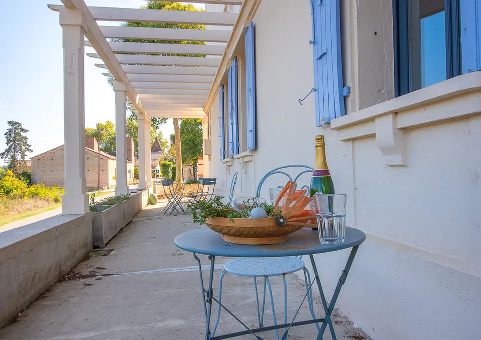 Spacious 10-Bedroom Country Retreat with Pool in Tarn et Garonne - View image 24 of 26