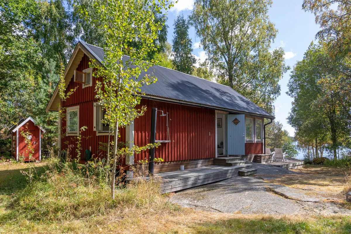 1960s Swedish Country House with Expansive Garden on Möja Island - View image 8 of 29