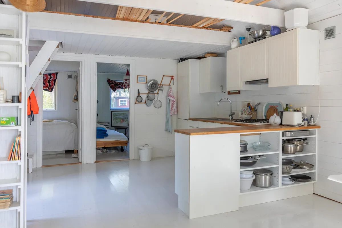 1960s Swedish Country House with Expansive Garden on Möja Island - View image 13 of 29
