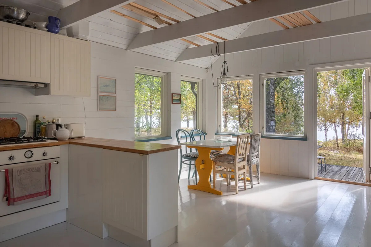 1960s Swedish Country House with Expansive Garden on Möja Island - View image 14 of 29