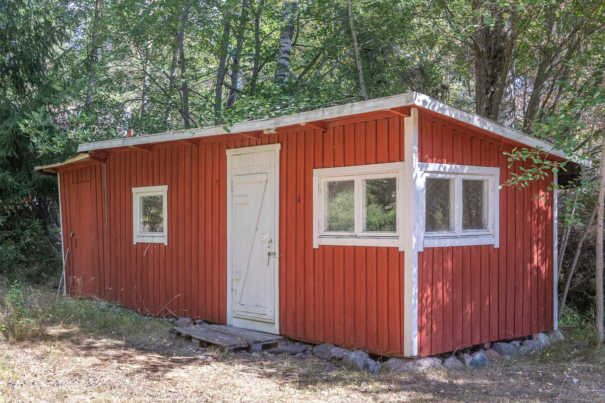 1960s Swedish Country House with Expansive Garden on Möja Island - View image 19 of 29