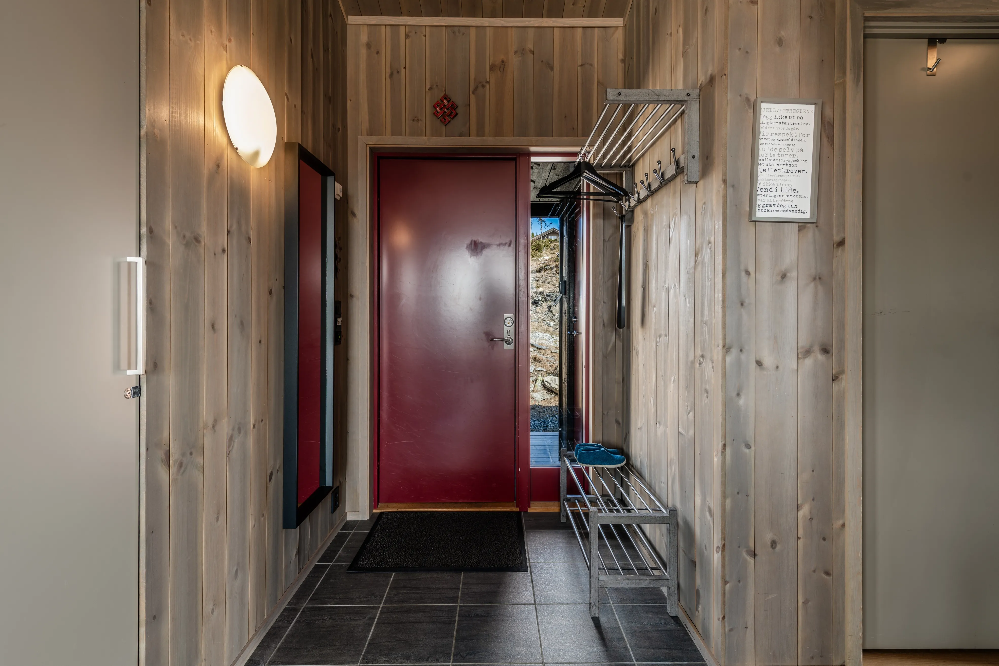 Modernt lanthus med 3 sovrum i Ål, med stor terrass och parkering - Image 4