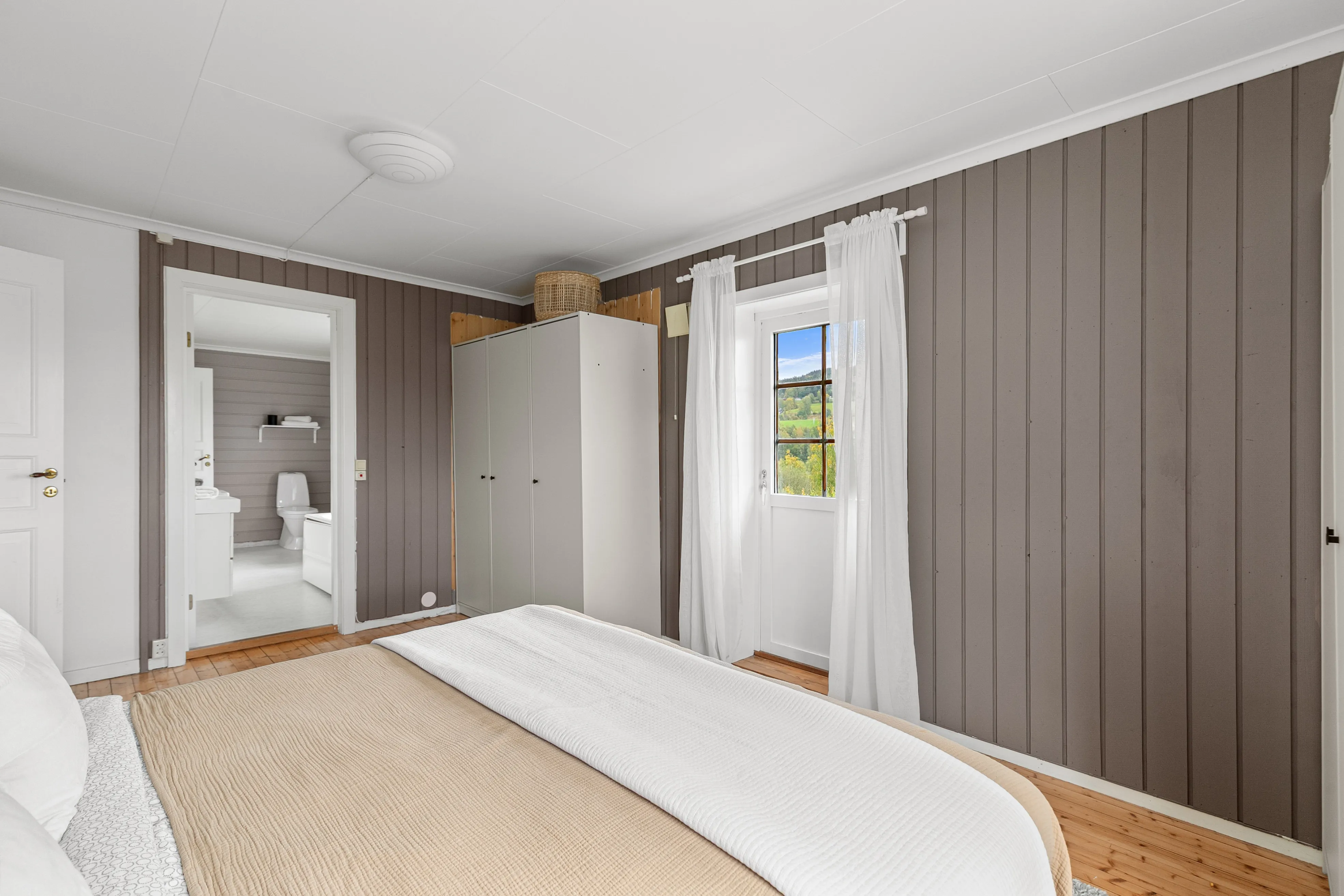 Maison familiale victorienne de 6 chambres à Brumunddal, avec jardins et terrasse - Voir l'image 21 sur 44