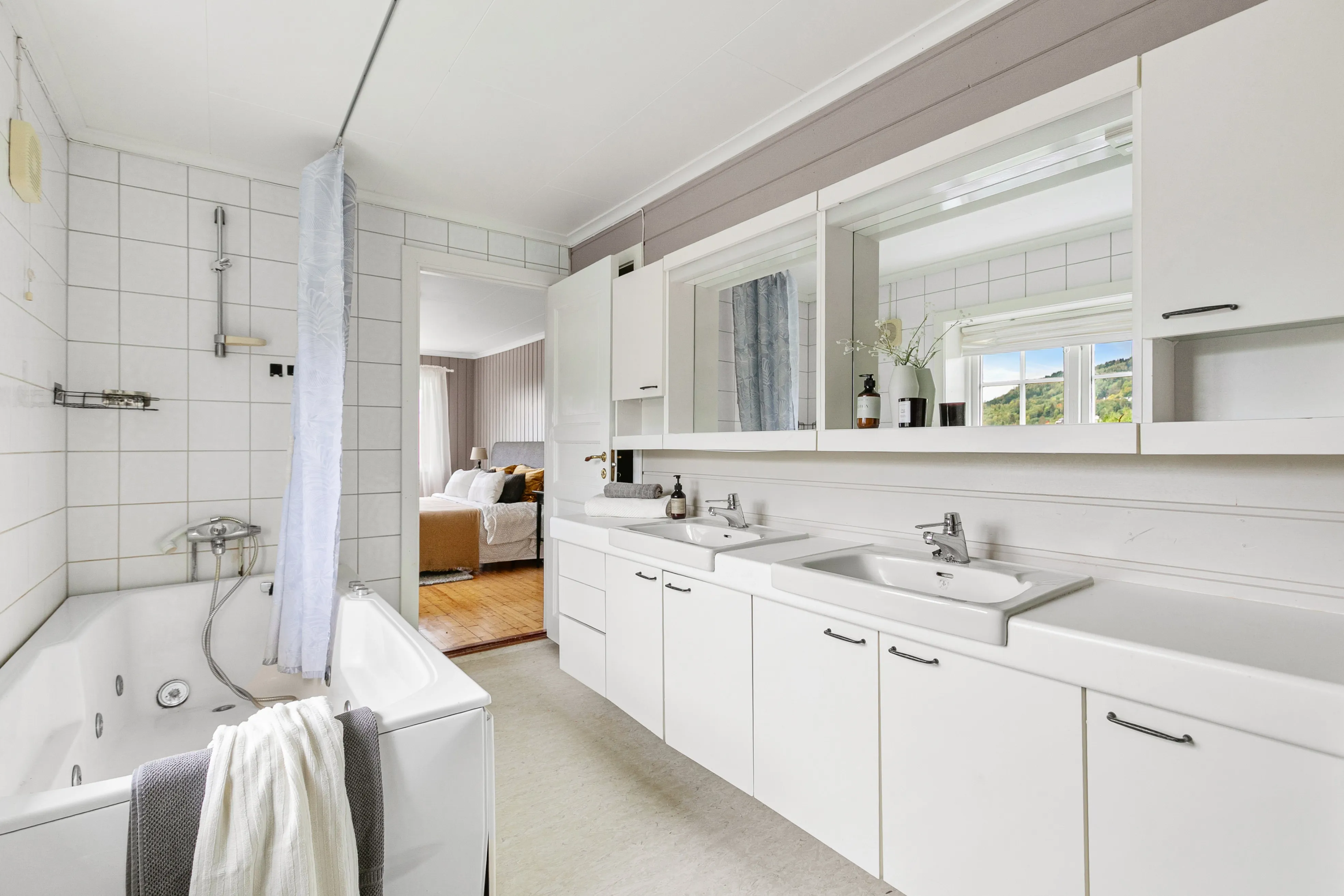 Maison familiale victorienne de 6 chambres à Brumunddal, avec jardins et terrasse - Voir l'image 27 sur 44