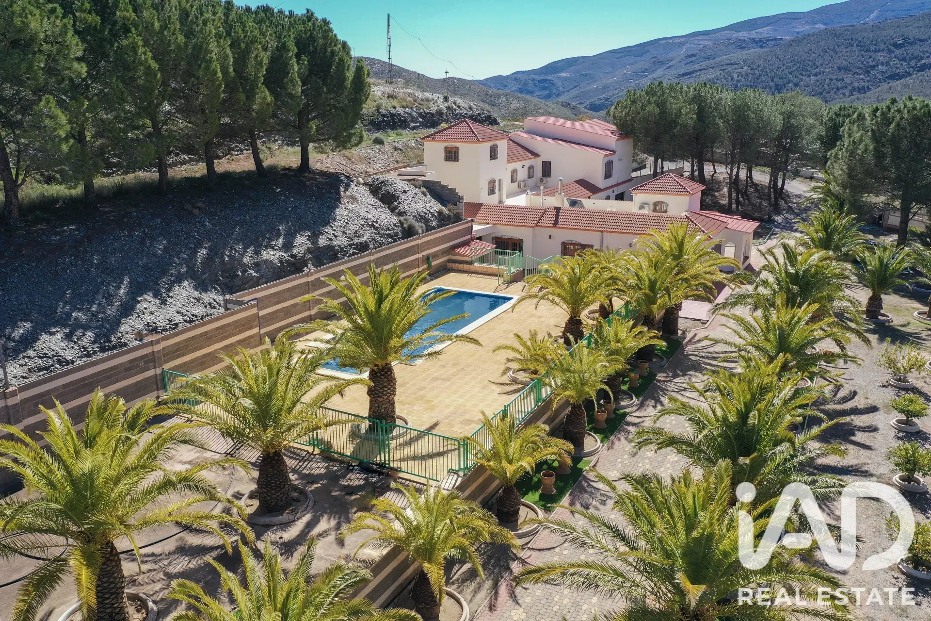 Spacious 5-Bedroom House with Pool and Expansive Grounds in Almería - View image 6 of 40